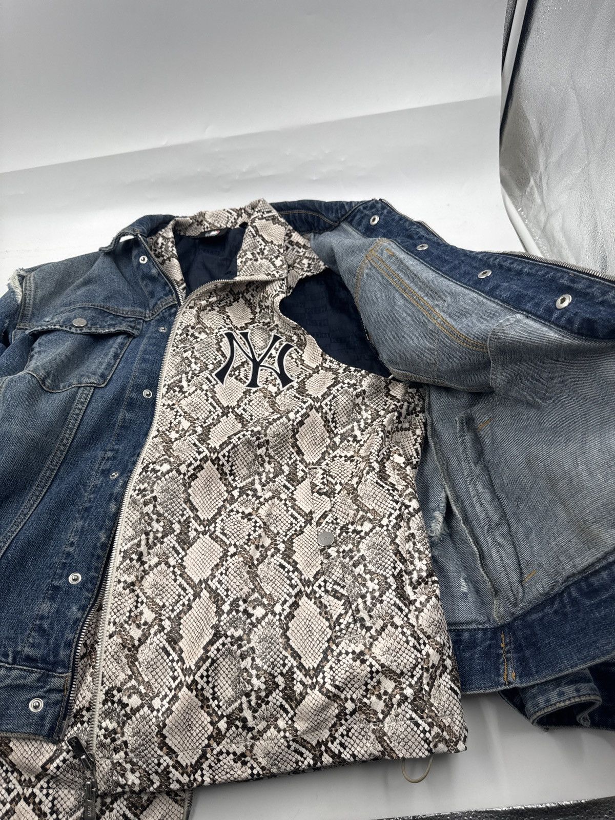 KITH × MLB DENIM JACKET KHM011101-452-Front.jpg?v=