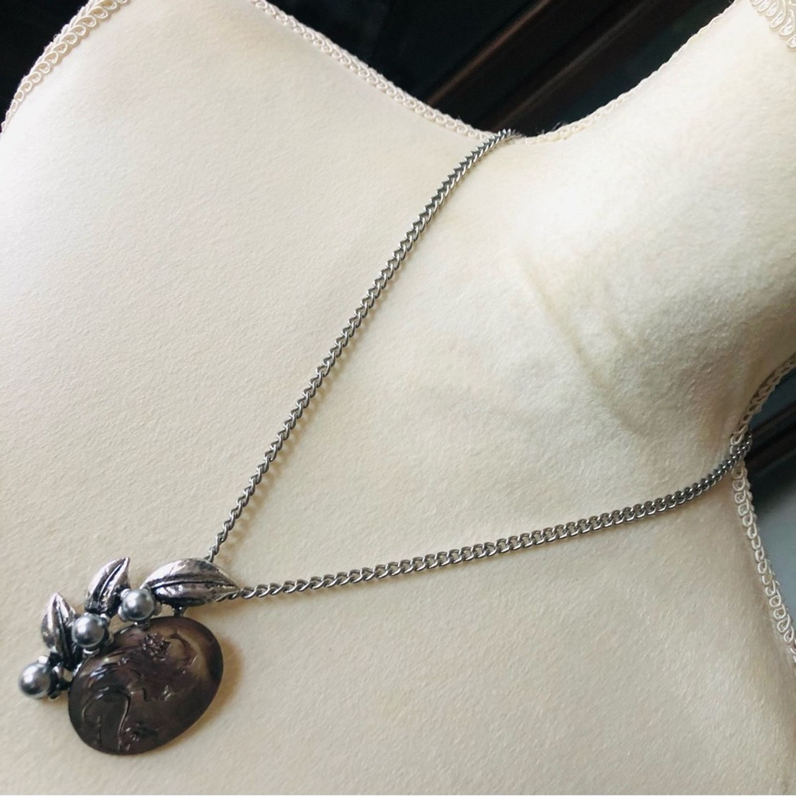 Handmade Handcrafted mother of pearl cameo pearl accent necklace Size ONE SIZE - 1 Thumbnail