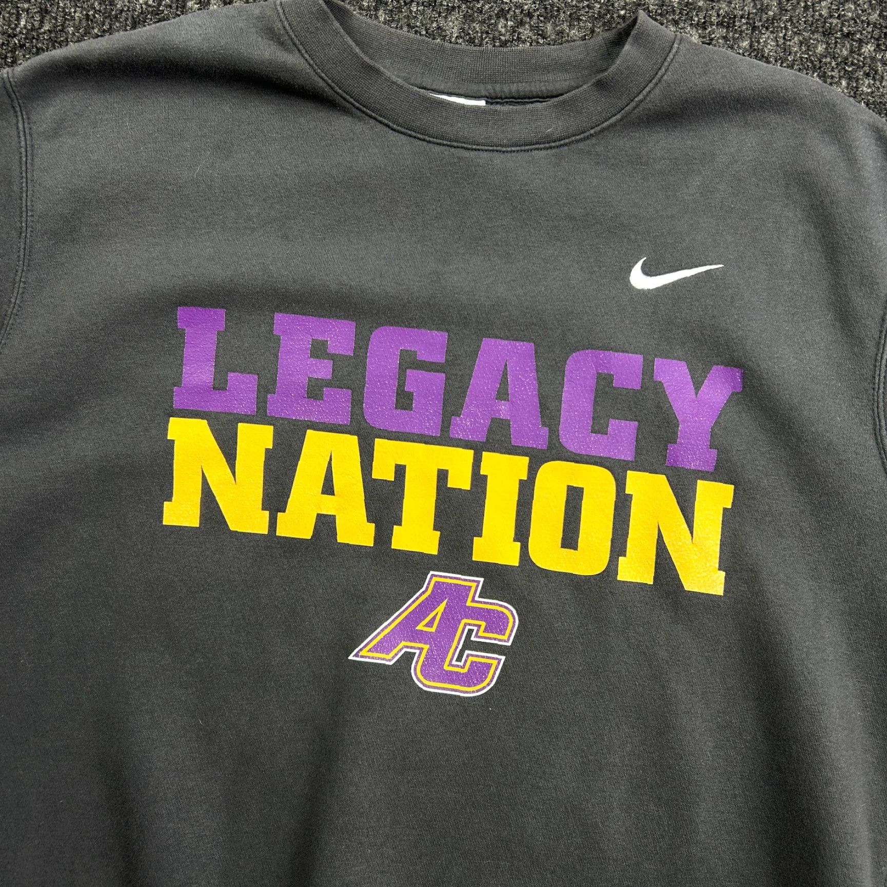 Nike Nike Gray XL Crewneck Sweatshirt Men Pullover Nike Sportswear Graphic Print Logo Winter, Fall, Spring University/School Theme Size US XL / EU 56 / 4 - 2 Thumbnail