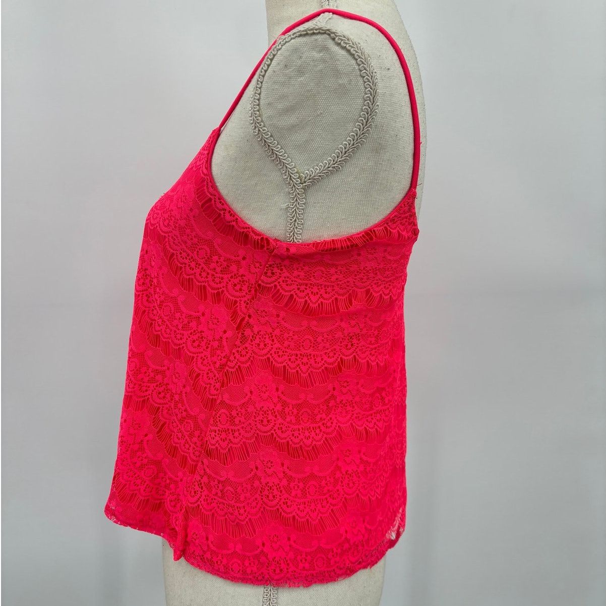 Other Charlotte Russe Hot Pink Lace Crop Top Size Small Summer Size S / US 4 / IT 40 - 3 Thumbnail