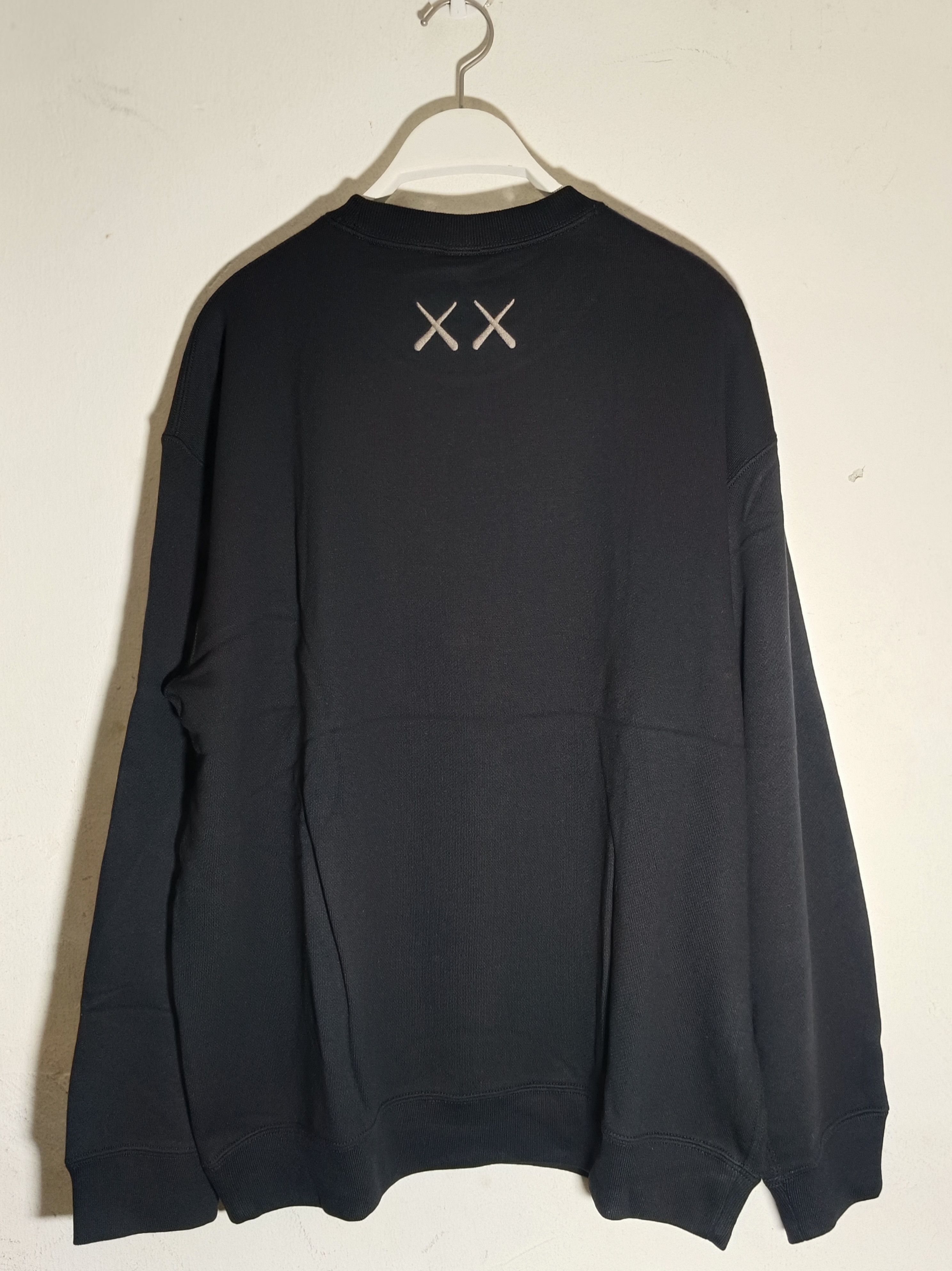 Kaws × Uniqlo Kaws X Uniqlo Longsleeve Sweatshirt Size US XL / EU 56 / 4 - 3 Thumbnail