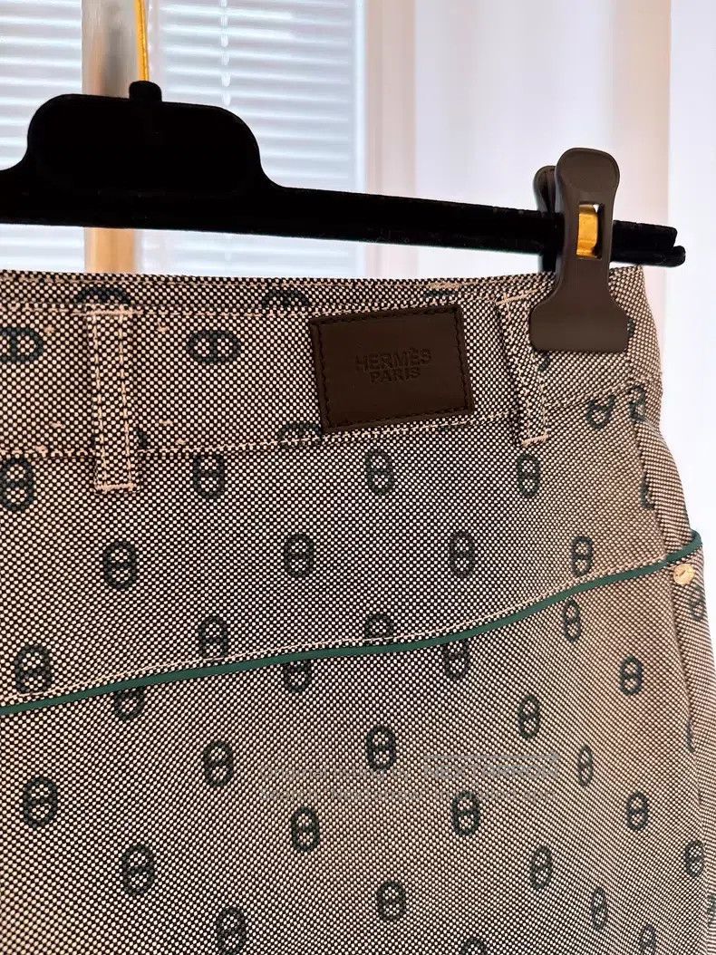 Hermes Hermes Pig Nose Button Denim Skirt Size 42" / US 20 - 4 Thumbnail
