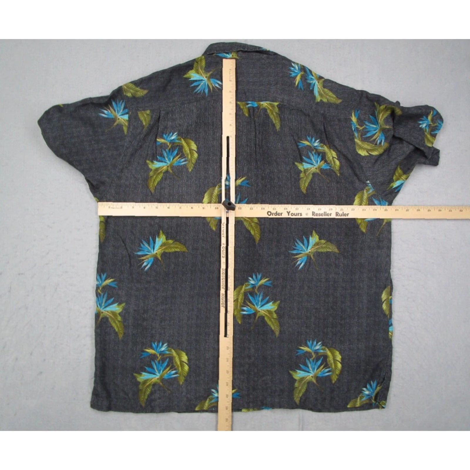 Tommy Bahama Tommy Bahama Shirt Men Extra Large Gray Floral Silk Button Up Hawaiian Camp Tiki Size US XL / EU 56 / 4 - 5 Thumbnail