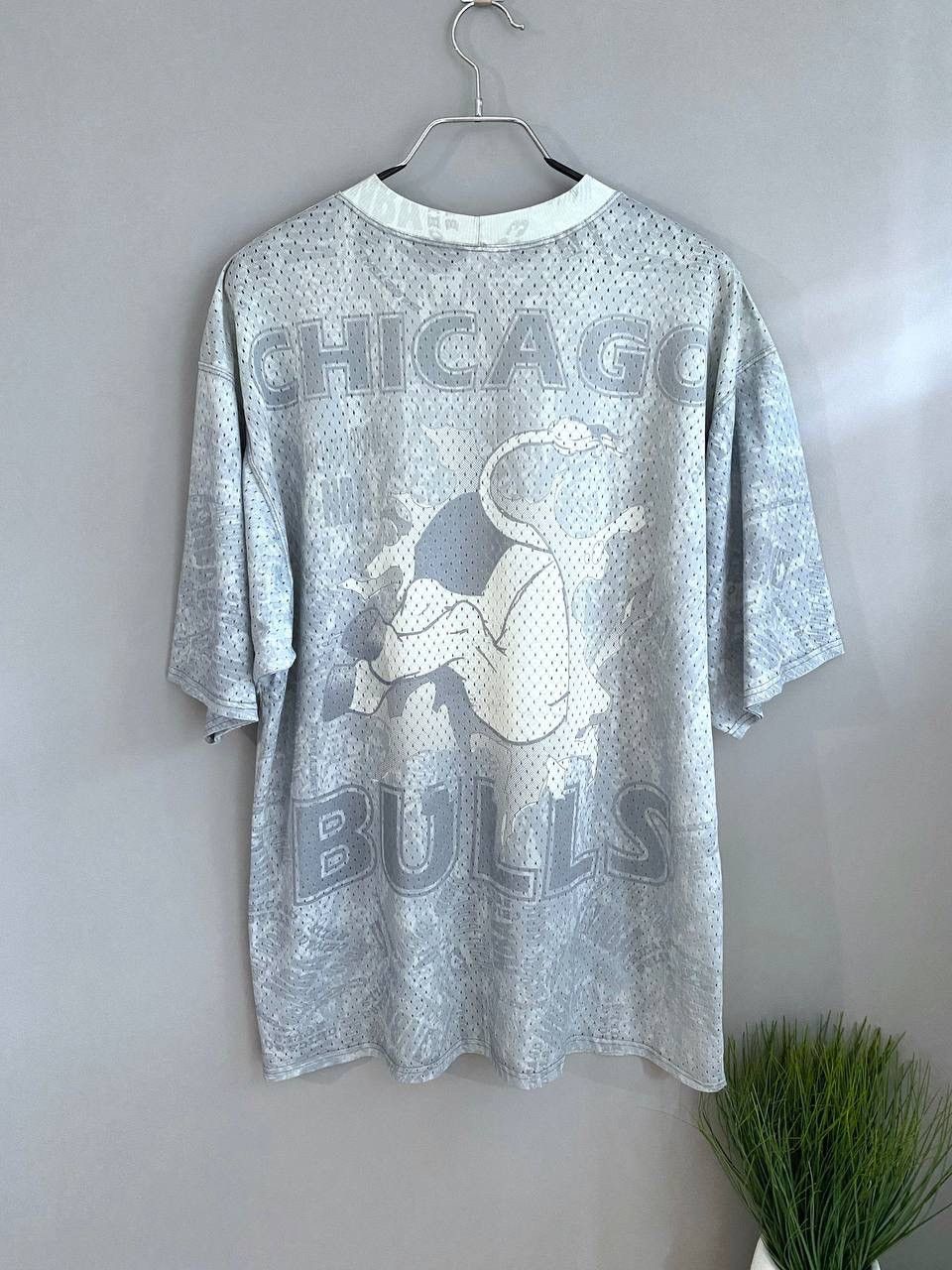 NBA Vintage NBA 90s Chicago Bulls Merch T-Shirt, Size L Size US L / EU 52-54 / 3 - 8 Thumbnail