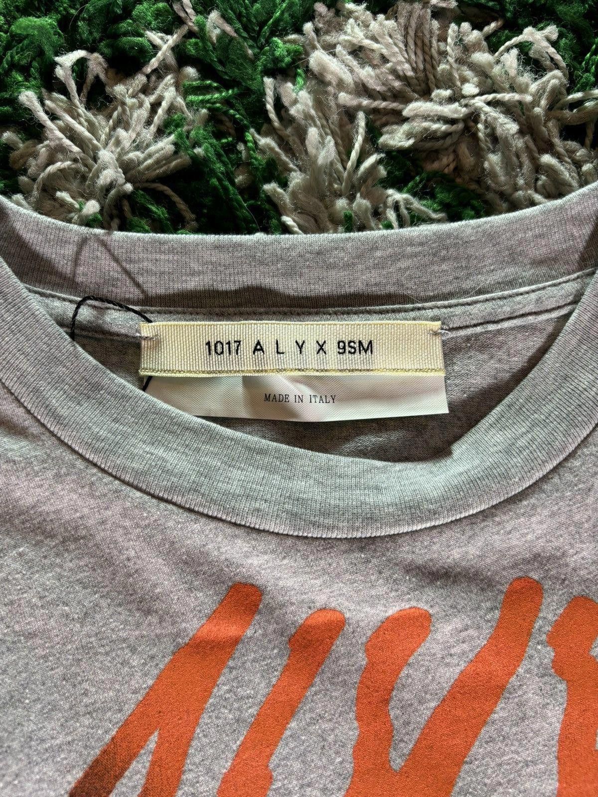 1017 ALYX 9SM [NEW] 1017 ALYX 9SM “Script” Tee Size US S / EU 44-46 / 1 - 7 Thumbnail