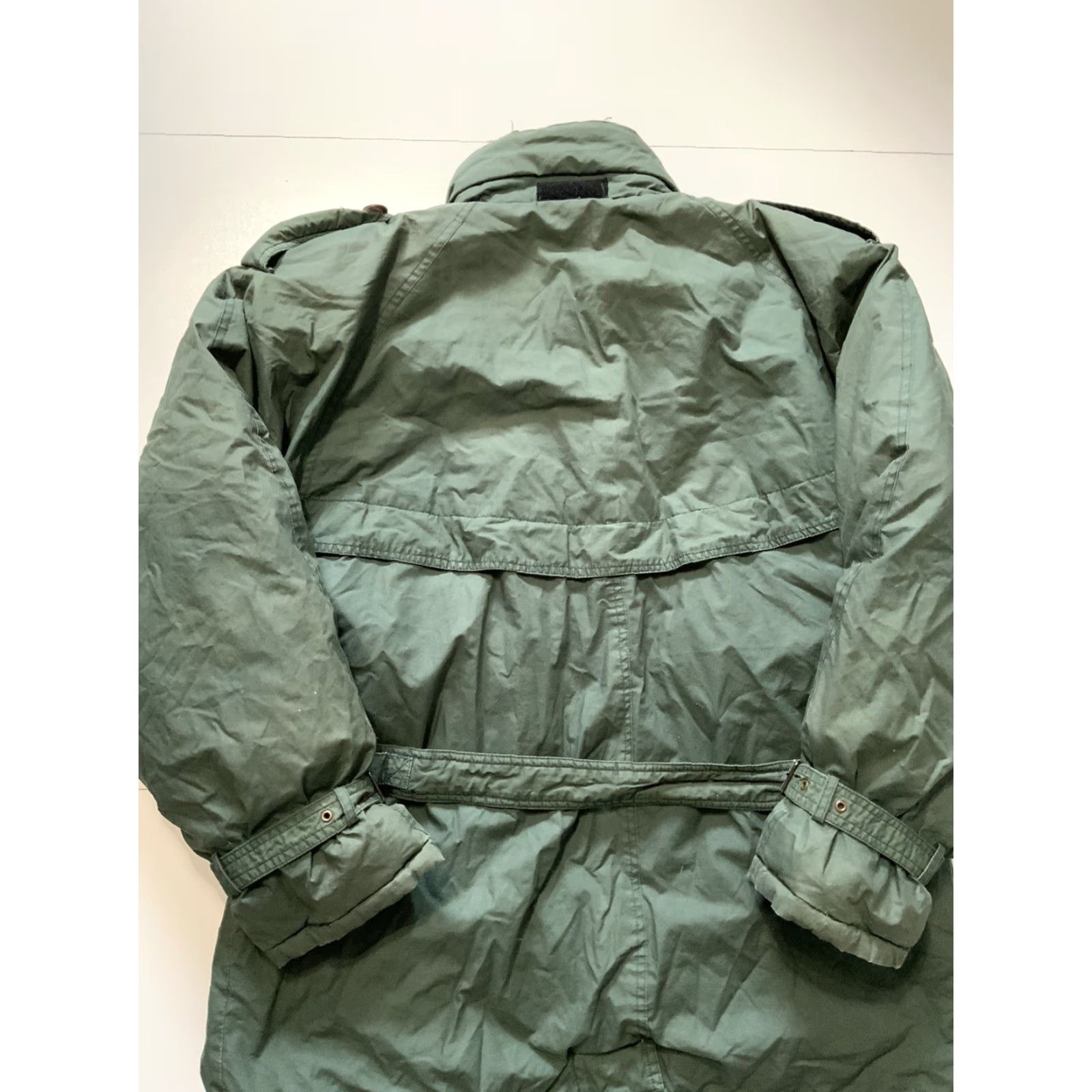 Vintage VINTAGE Holt Renfrew Green Goose Down Filled Puffer Belted Trench Coat Jacket XL Green Down Puffer Jacket Mens Womens Boys Girls Size US XL / EU 56 / 4 - 4 Thumbnail