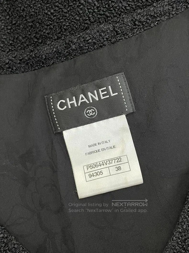 Chanel Chanel Black V-Neck Short Sleeve Top. Size US M / EU 48-50 / 2 - 5 Thumbnail