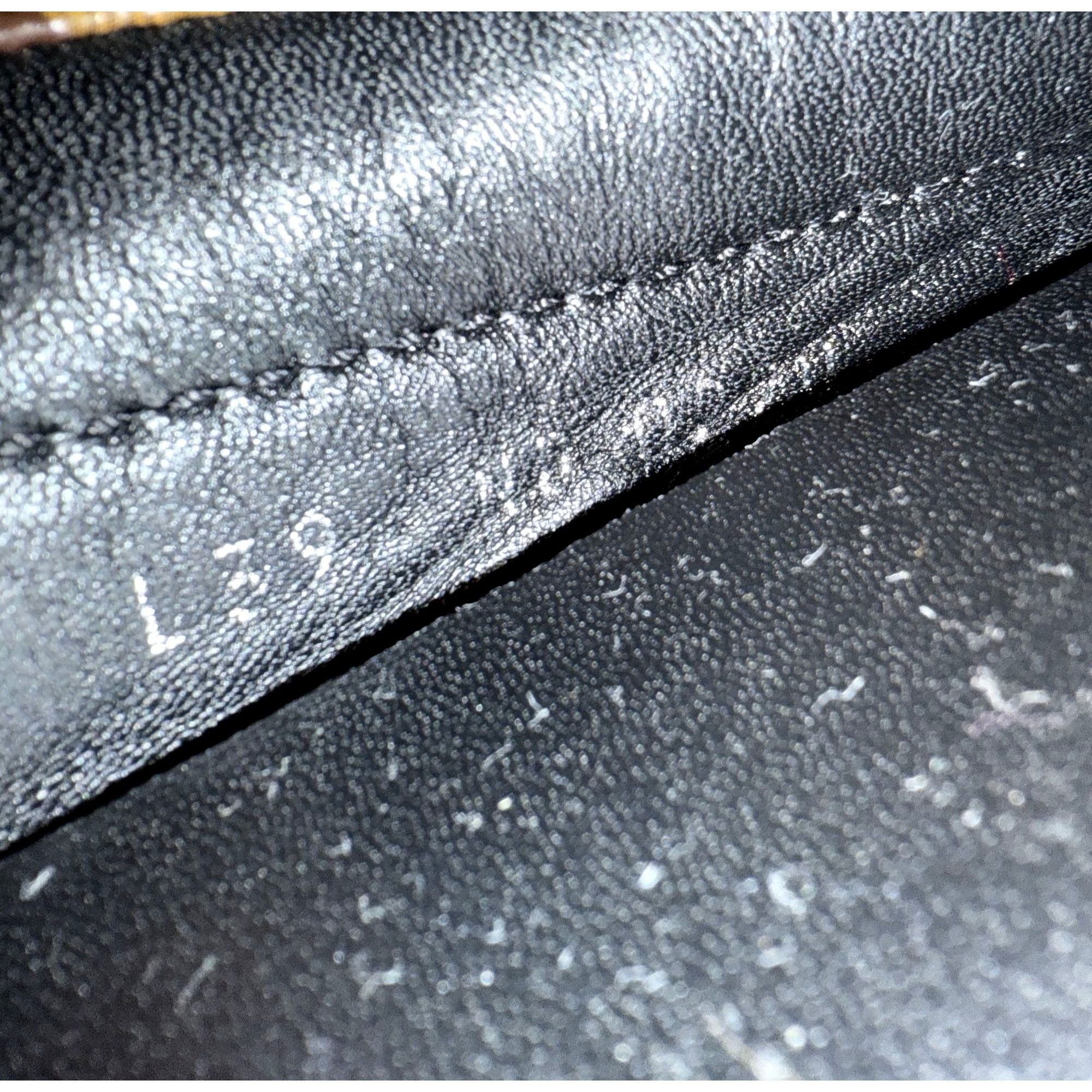 Louis Vuitton Louis Vuitton Monogram Leather Loafers With Gold-Tone Accent Size US 9 / IT 39 - 6 Thumbnail