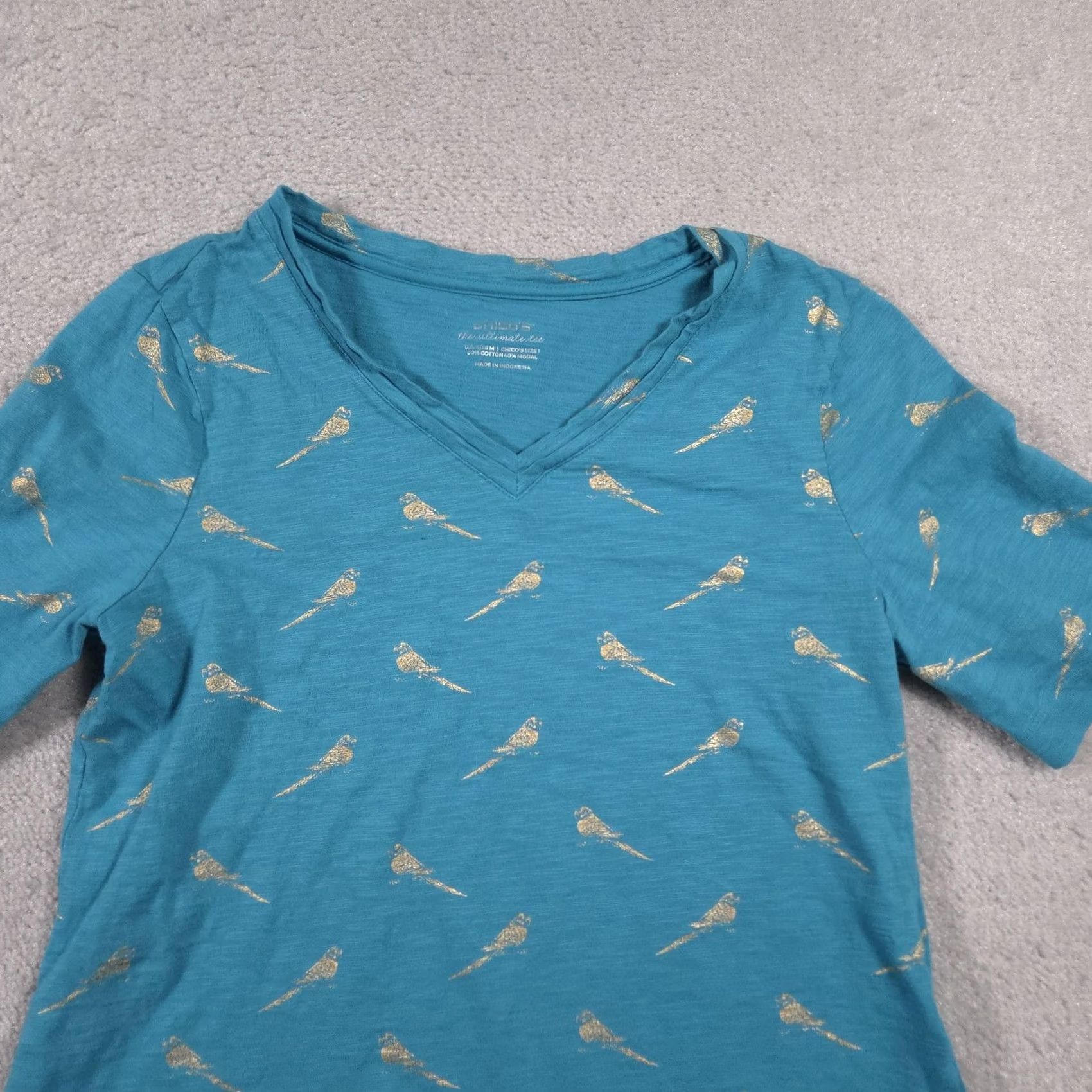 Vintage Chicos Shirt Womens Medium Blue Gold Bird Print V Neck Ultimate Tee Short Sleeve Size M / US 6-8 / IT 42-44 - 3 Thumbnail