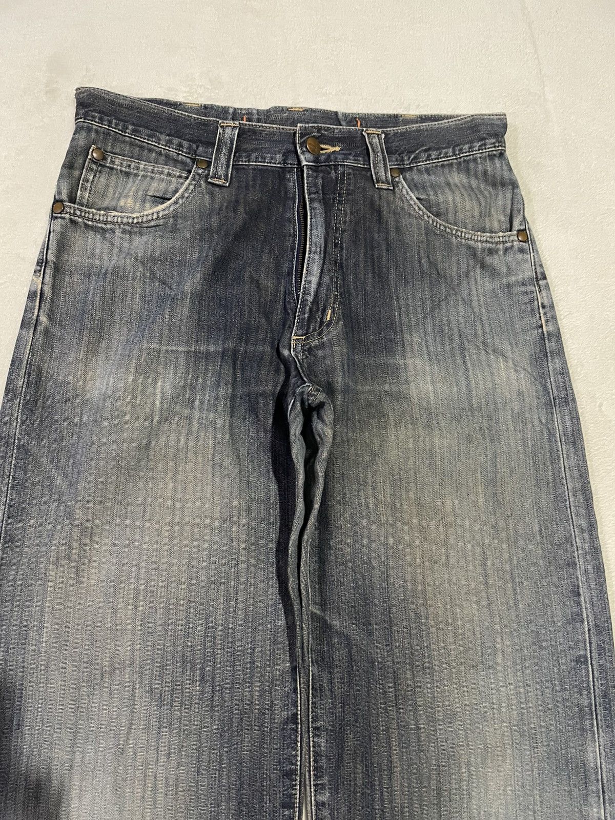 Wrangler Vintage Wrangler Buckle Baggy Faded Denim Jeans Size US 34 / EU 50 - 2 Thumbnail