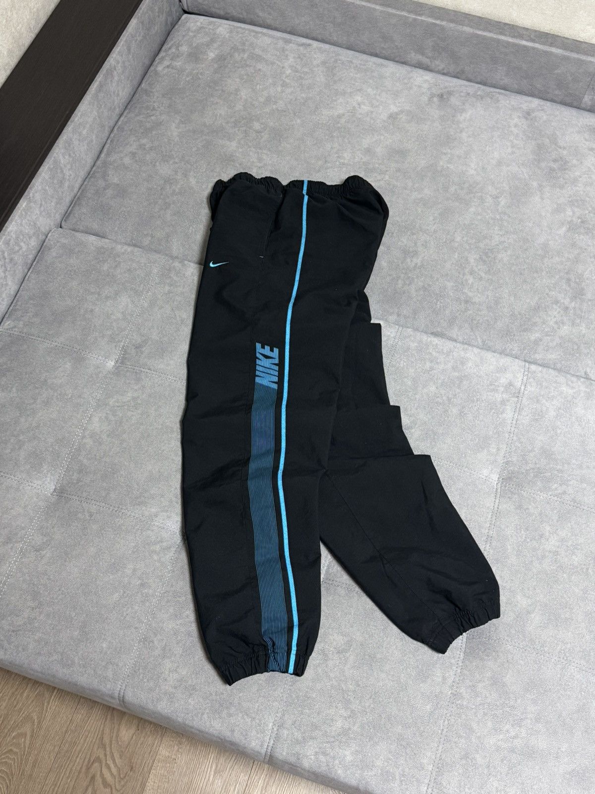 Nike Vintage Nike Nylon Baggy Pants Black Sweatpants Men’s Size S Size US 30 / EU 46 - 3 Thumbnail