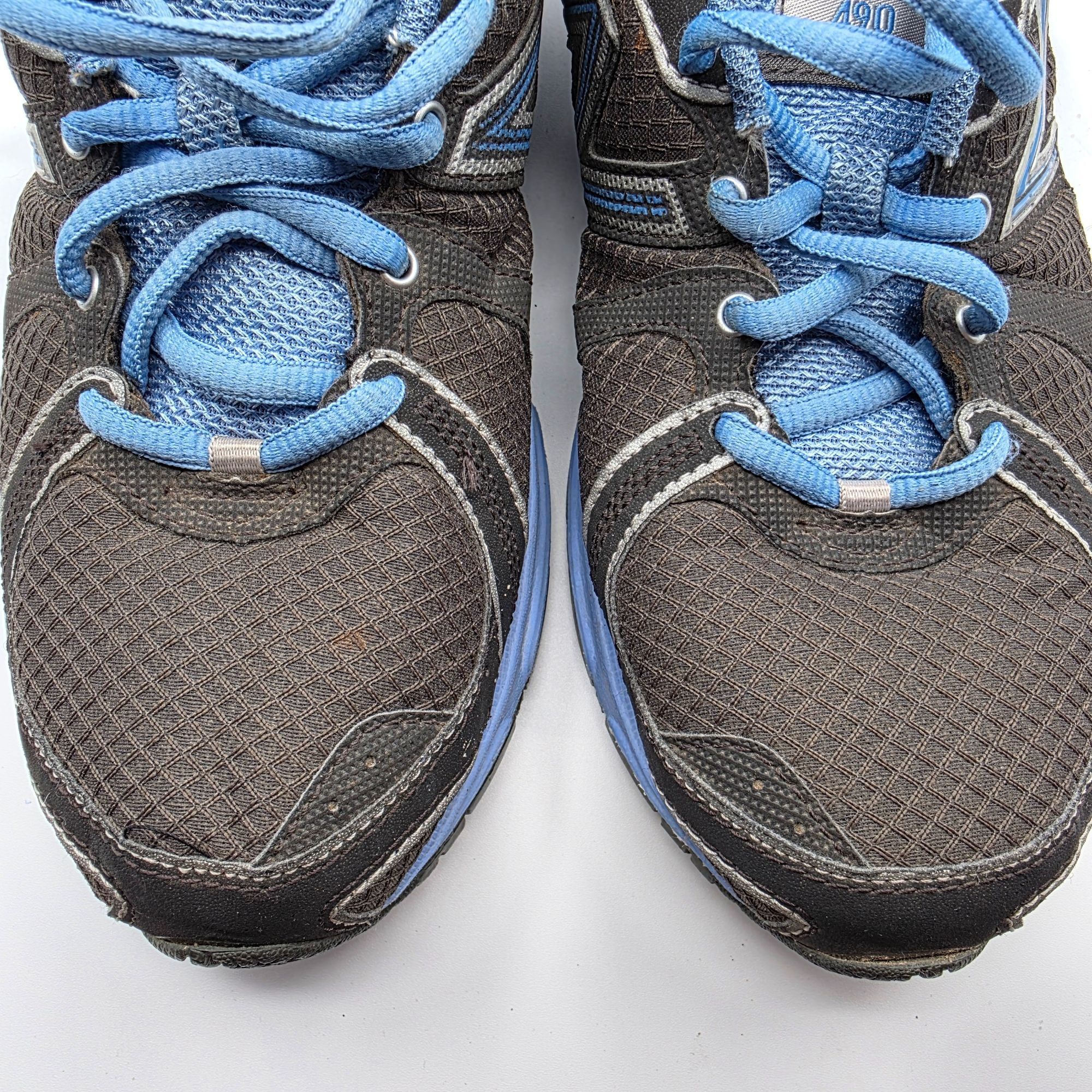 New Balance New Balance 490 Womens Size 9 Black Blue Running Shoes Athle Size US 9 / IT 39 - 9 Thumbnail