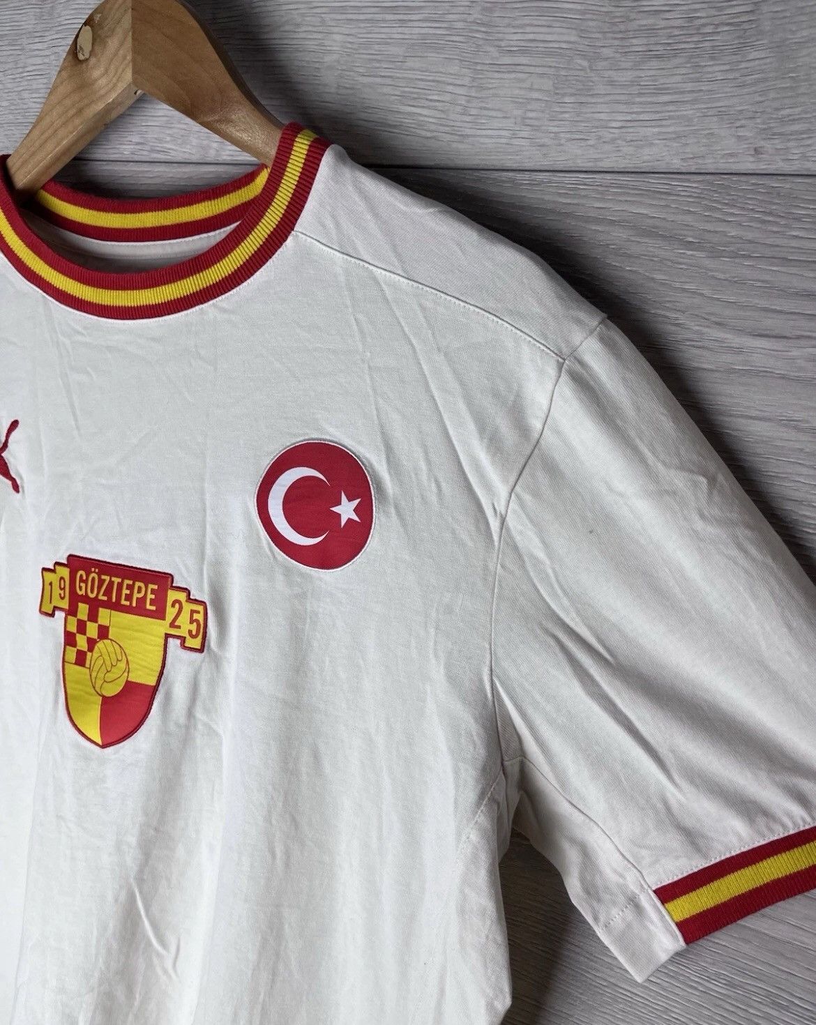 Puma Soccer jersey Puma Goztepe 1925 size M men Size US M / EU 48-50 / 2 - 2 Thumbnail