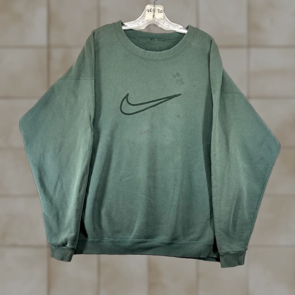 Nike VINTAGE Nike Sweatshirt Mens XL Big Front Embroidered Swoosh Faded Sage Grunge Street 90s USA Skater Crew Neck Long Sleeve Pullover Cotton Polyester Size US XL / EU 56 / 4 - 1 Thumbnail