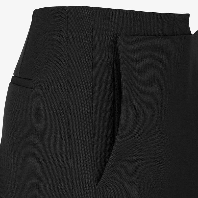 Fendi o1s1wg110326 Shorts in Black Size 28" / US 6 / IT 42 - 3 Thumbnail