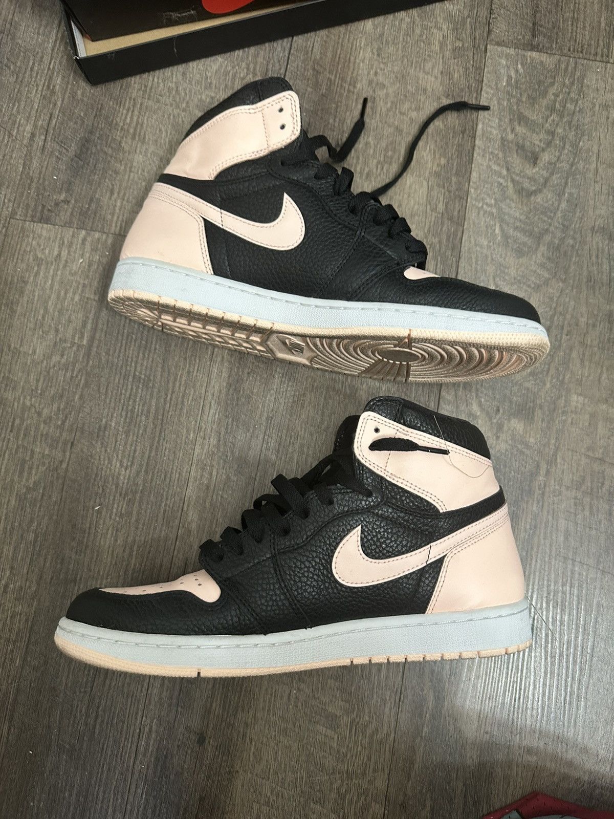 Jordan Brand Jordan 1 Crimson Tint Size US 10.5 / EU 43-44 - 2 Thumbnail