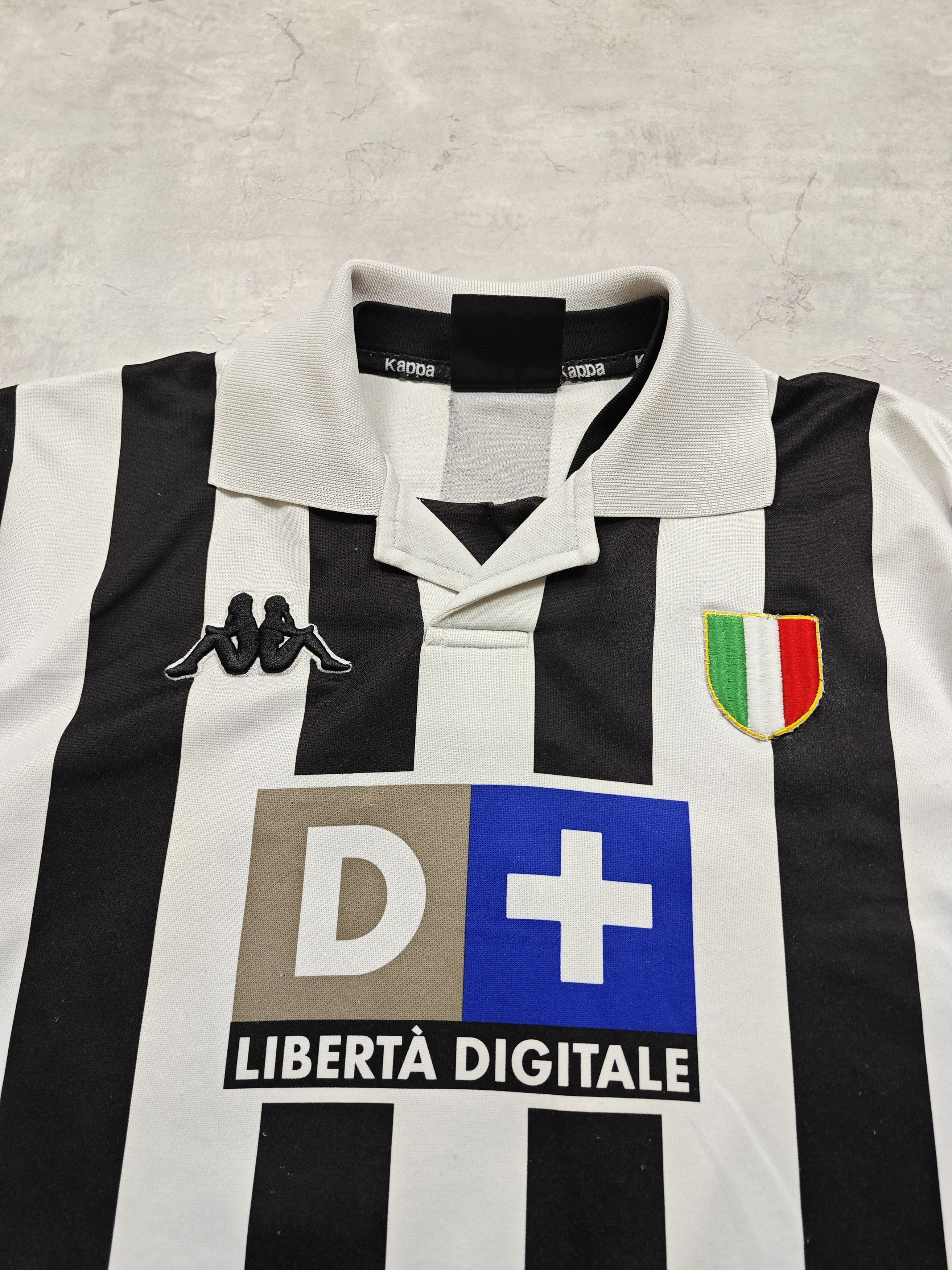 Kappa Kappa Juventus 1998 TREZEGUET 17 Size US L / EU 52-54 / 3 - 3 Thumbnail