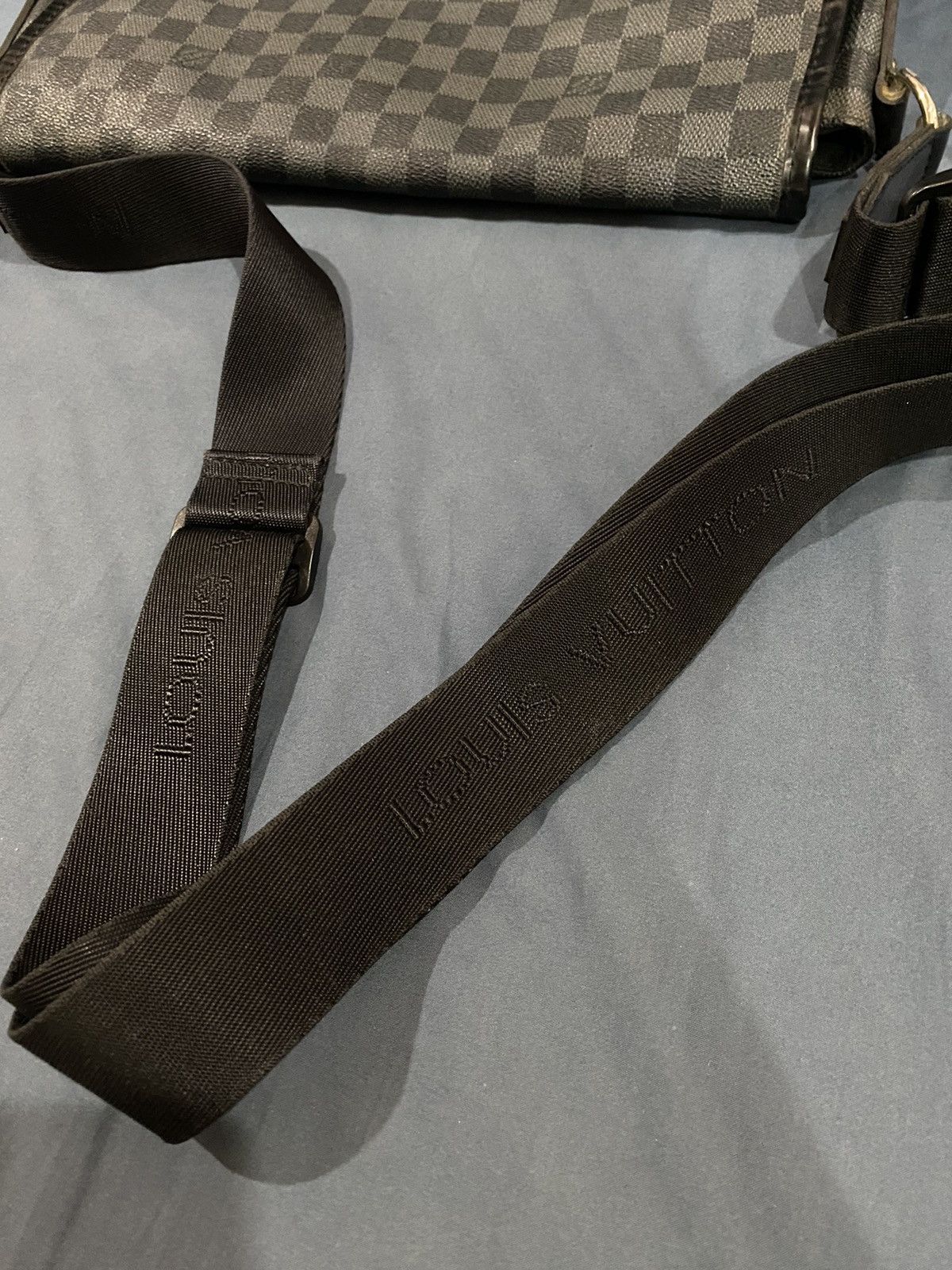 Louis Vuitton Auth LOUIS VUITTON Damier Graphite Daniel MM Shoulder Bag Size ONE SIZE - 9 Thumbnail