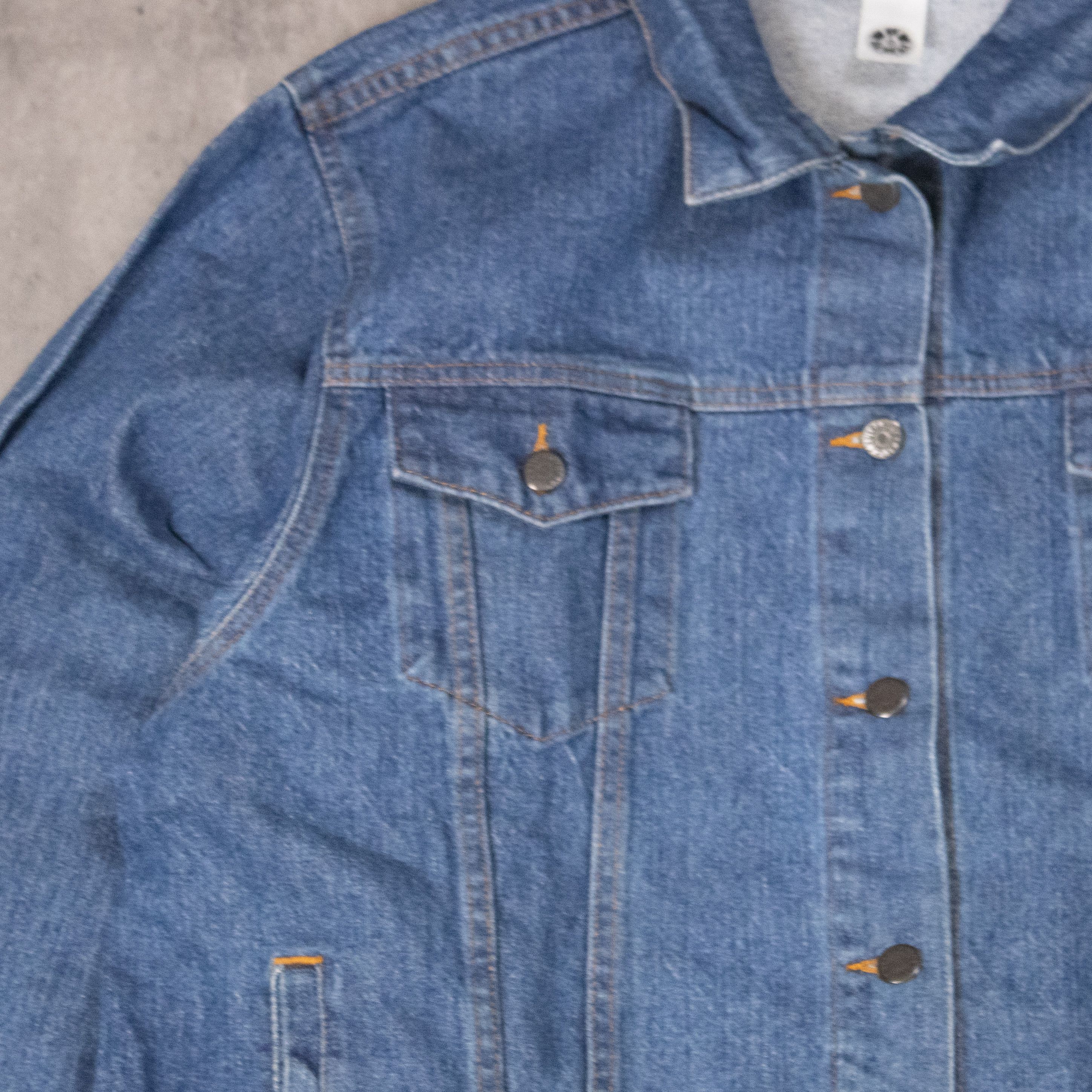 Vintage Vintage 1990s IAofM Embossed Indigo Oversize Jean Jacket Size US XL / EU 56 / 4 - 4 Thumbnail