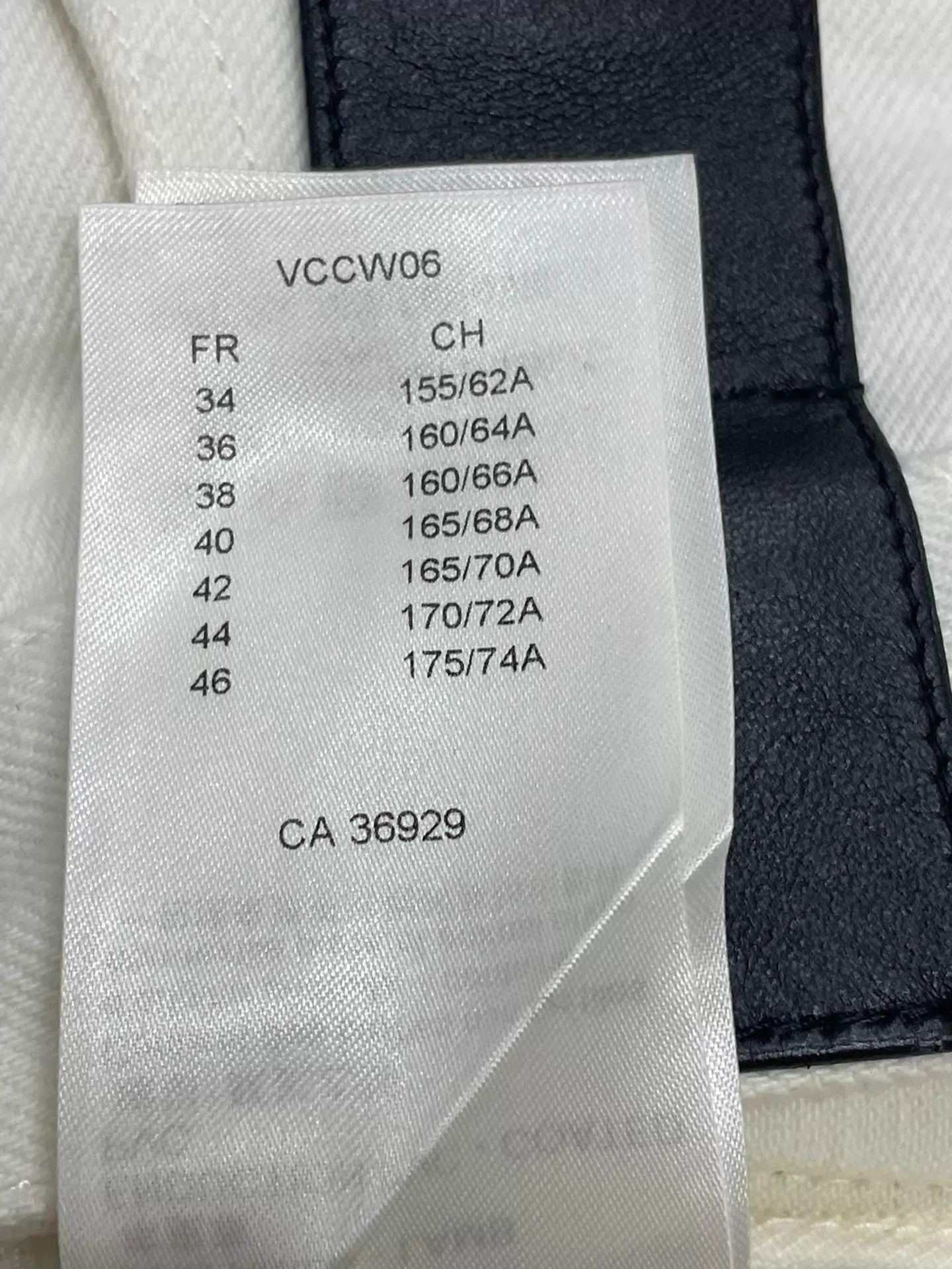 Louis Vuitton Lv White Monogram Color-Blocked Leather Shorts Size 26" / US 2 / IT 38 - 8 Thumbnail