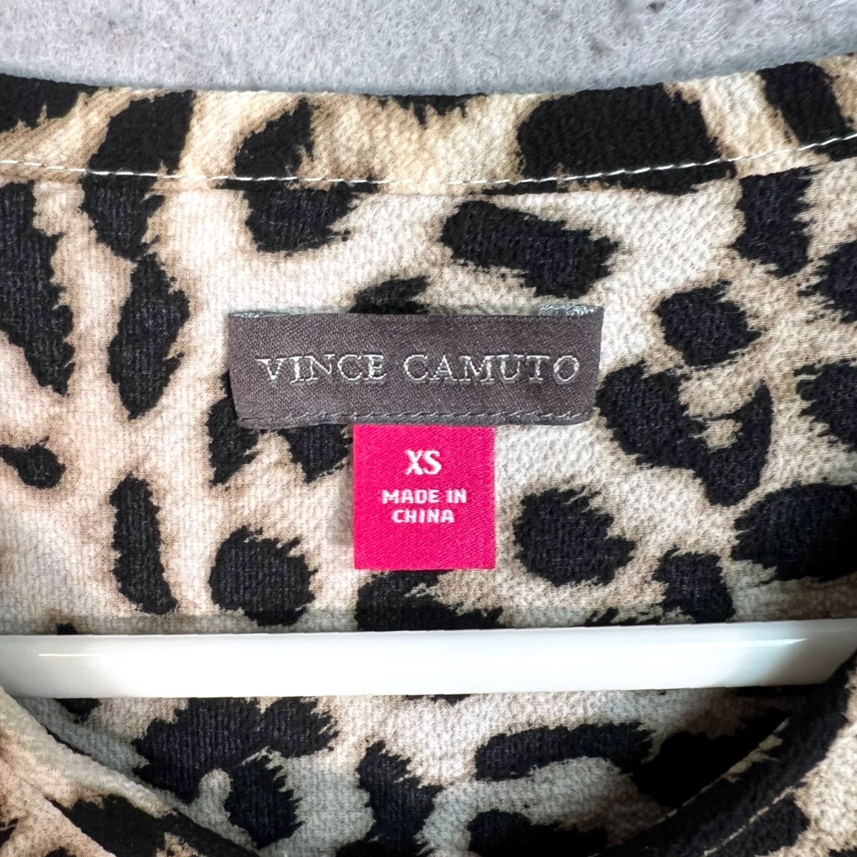 Vince Camuto Vince Camuto Blouse Womens Size XS Leopard Print Sleeveless Size XS / US 0-2 / IT 36-38 - 3 Thumbnail