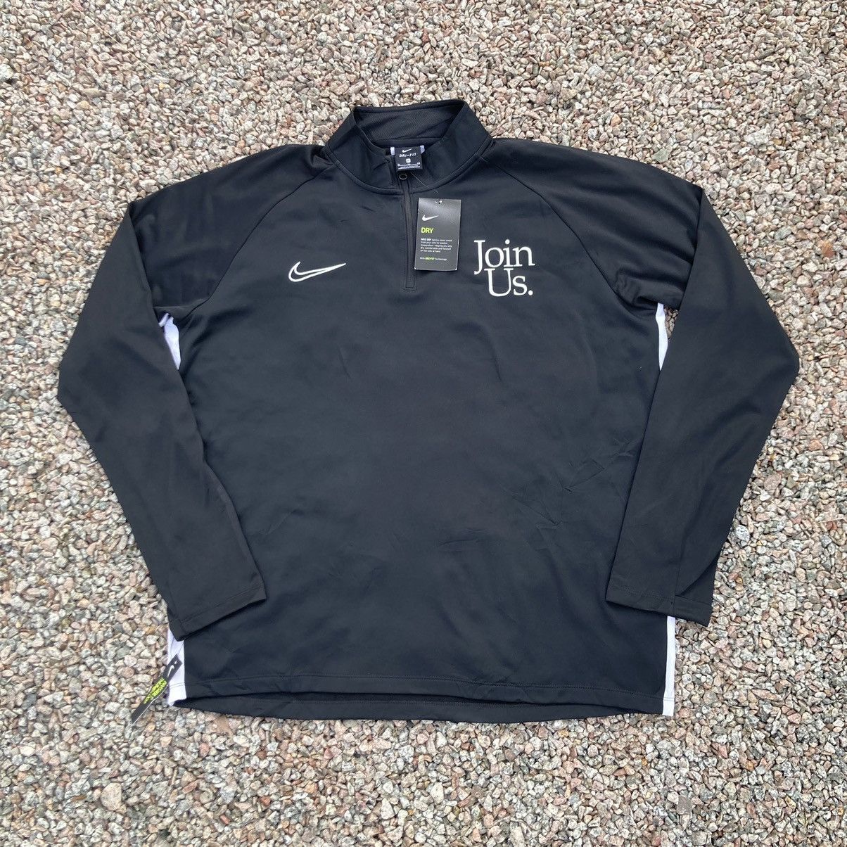 image of Nike Dri Fit Half Zipper Long Sleeve in Black, Men's (Size XL)