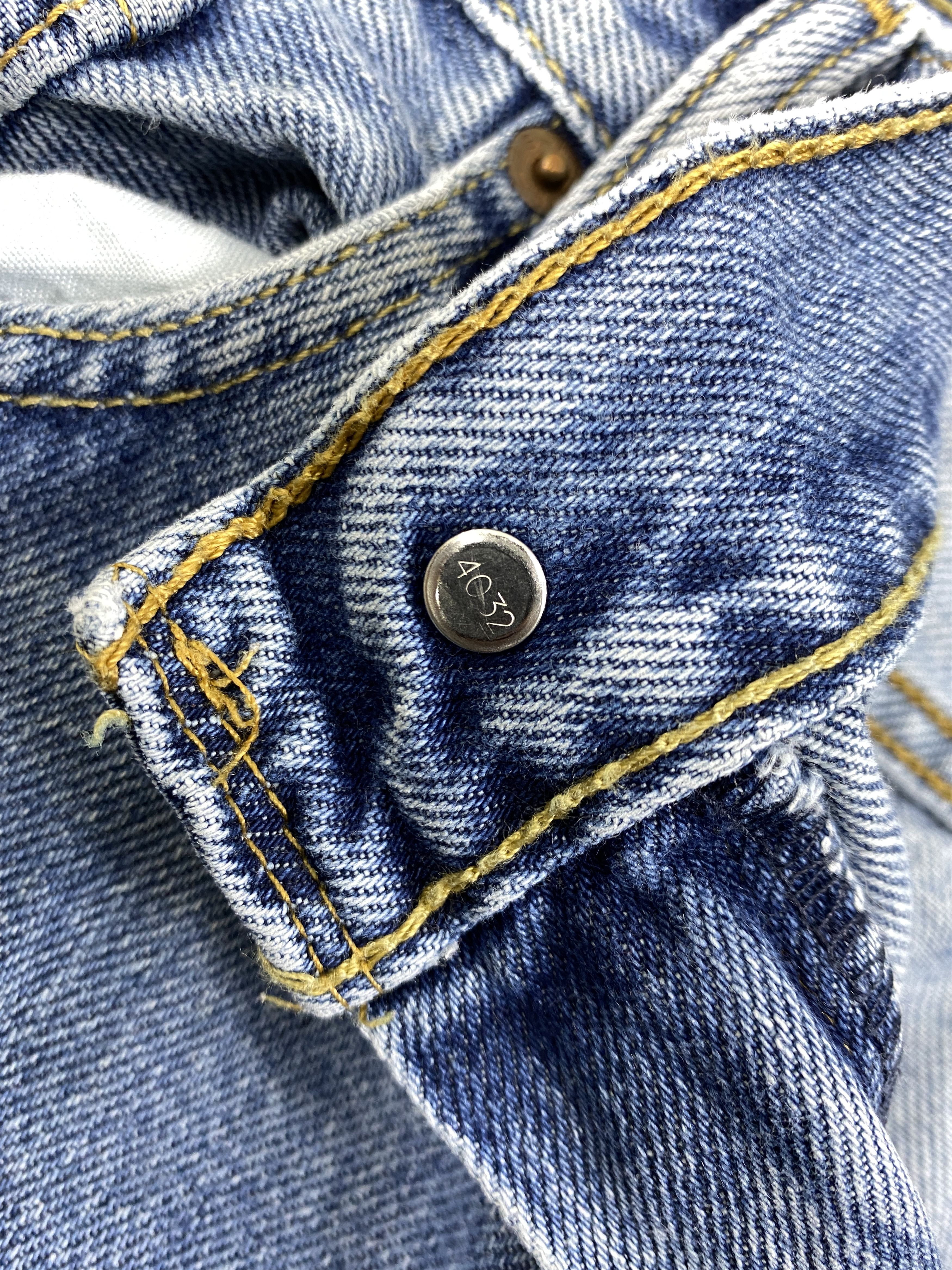 Levi's Blue Vintage Levi's 550 Relaxed Fit Denim 37 x 33 -JN379 Size US 36 / EU 52 - 7 Thumbnail