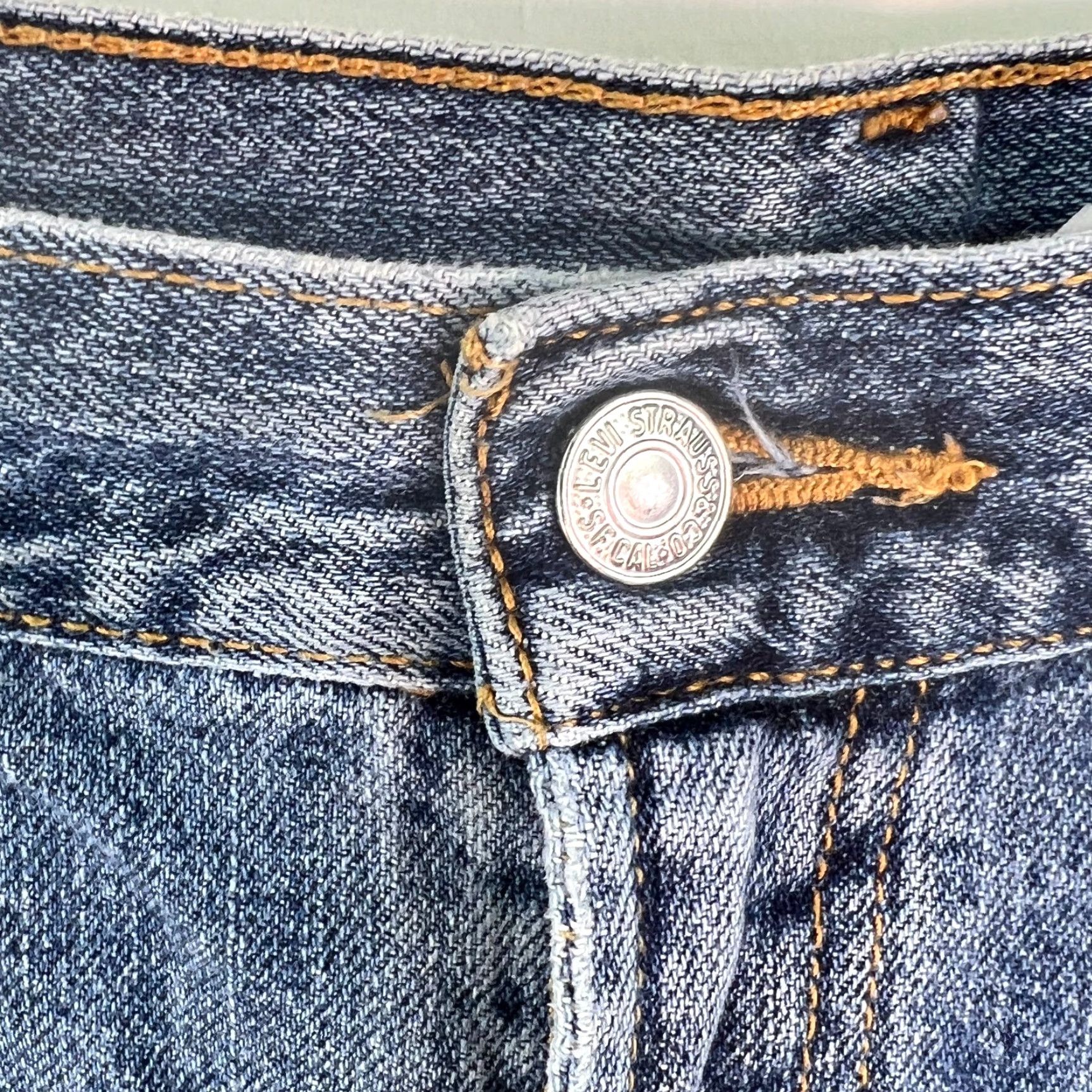 Levi's Levi's 505 Denim Shorts Mens Regular Fit 36 Blue Medium Wash 9" Inseam Pockets Belt Loops Casual Mens Size US 36 / EU 52 - 3 Thumbnail
