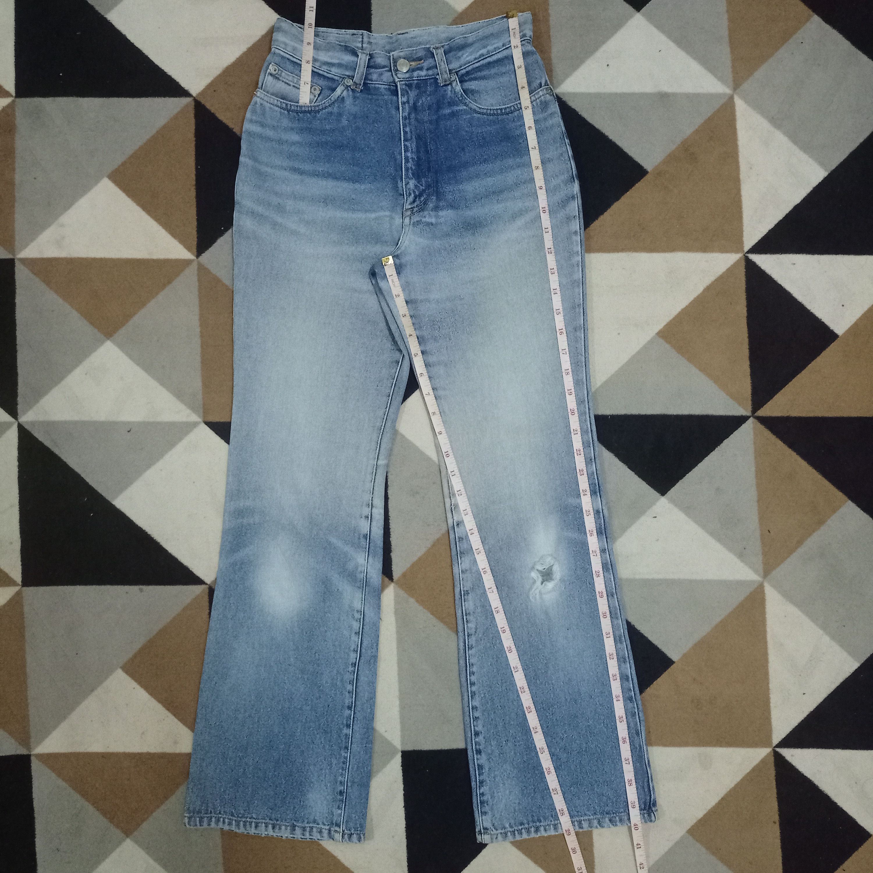 Japanese Brand Vintage Japanese Brand Blue Wash Distressed Flare Jeans Size US 26 / EU 42 - 9 Thumbnail