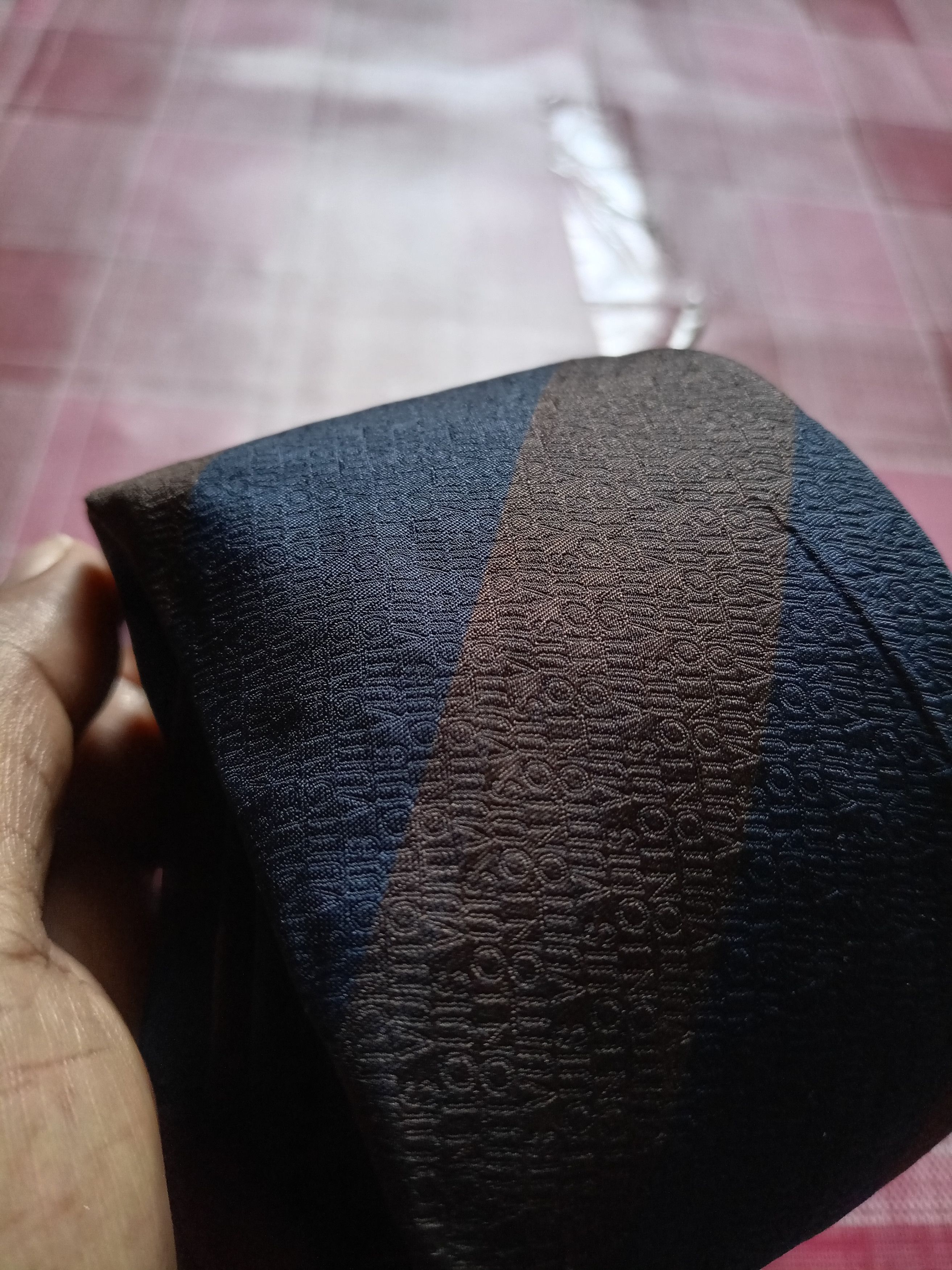 Louis Vuitton Louis Vuitton LV Logo Monogram Silk Tie Size ONE SIZE - 4 Thumbnail