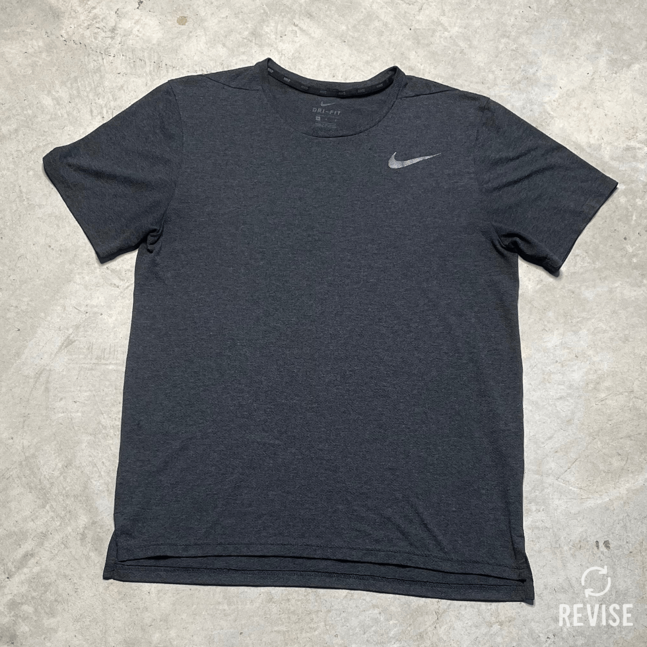 Nike Nike Dri-FIT Dark Gray T-Shirt – Silver Swoosh – Size M Size US M / EU 48-50 / 2 - 1 Thumbnail