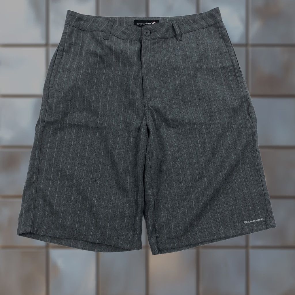Vintage Transnine Men's Gray Pinstripe Shorts Vintage Y2K Golf Chino Flat Front 36 Regular Size US 36 / EU 52 - 1 Thumbnail