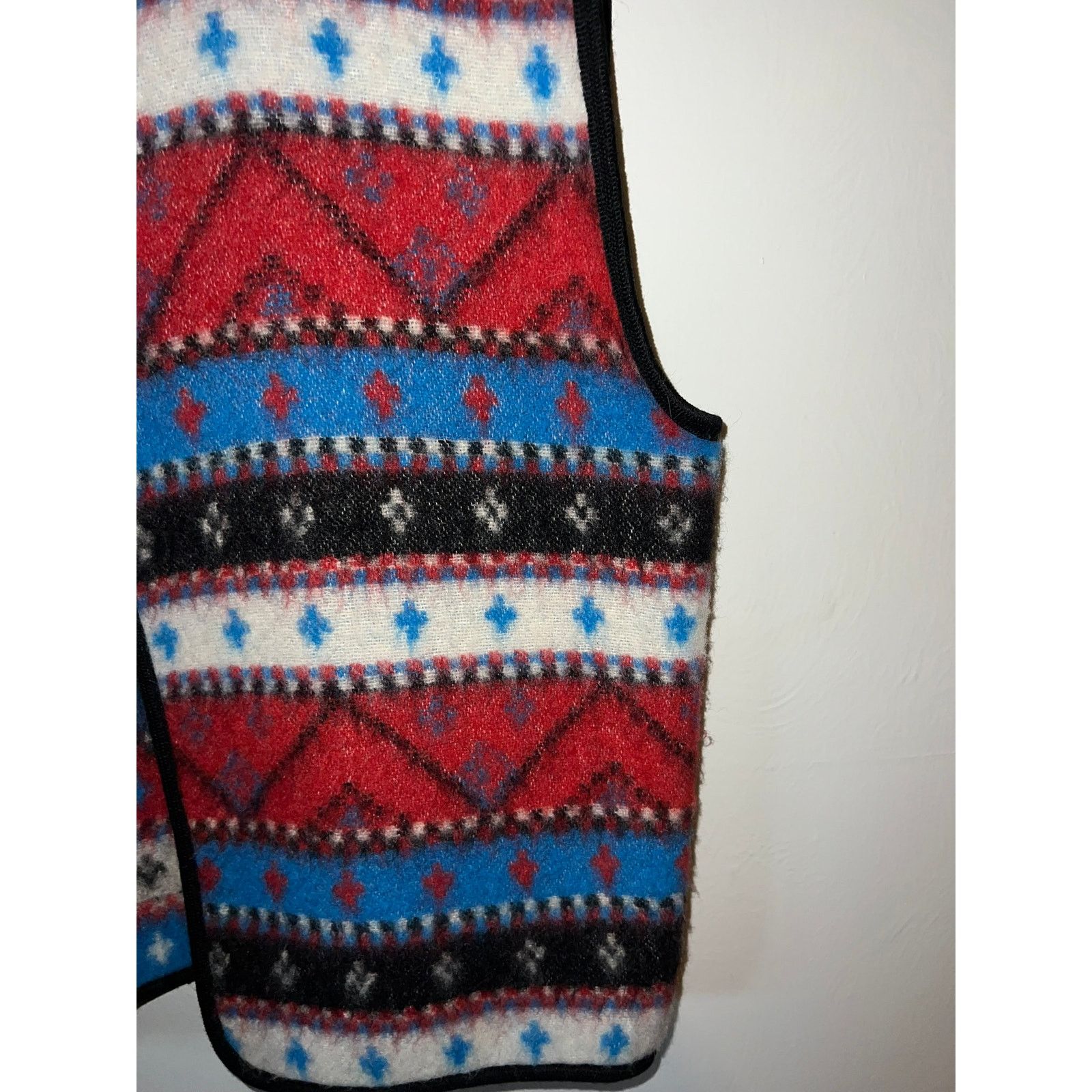 Vintage Vintage Norway Wool Vest Liliumn Design Of Norway XL Size US XL / EU 56 / 4 - 6 Thumbnail