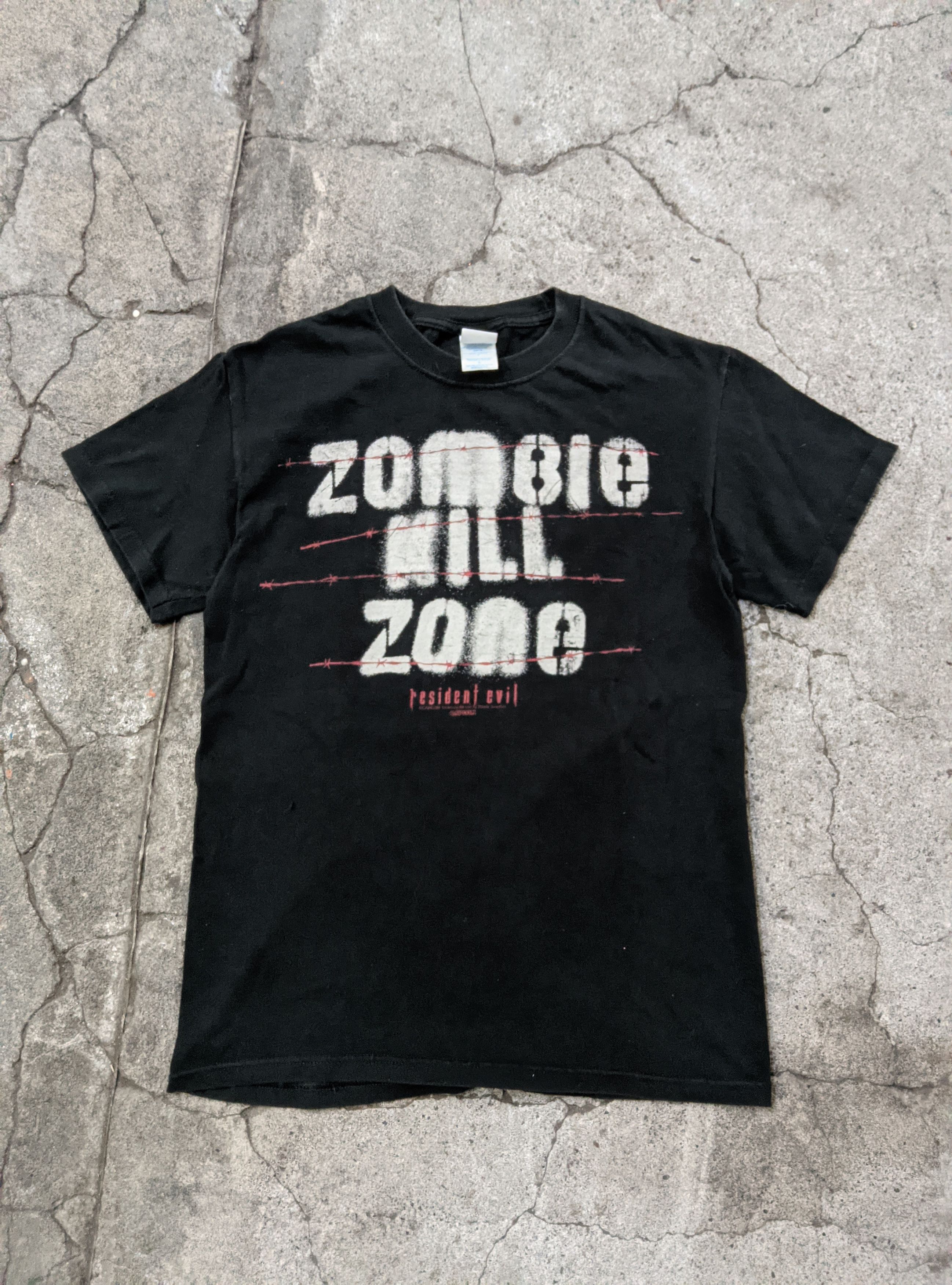 Vintage Vintage 2000s resident evil zombie kill zone Game t shirt Size US S / EU 44-46 / 1 - 1 Thumbnail