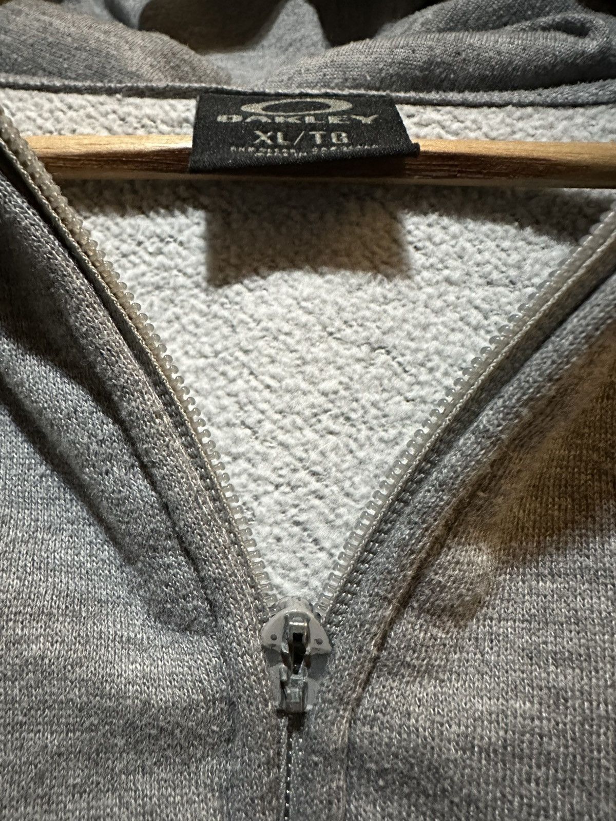 Oakley 📌 Y2K Oakley thumbholes zip up hoodie gorpcore Size US XL / EU 56 / 4 - 4 Thumbnail