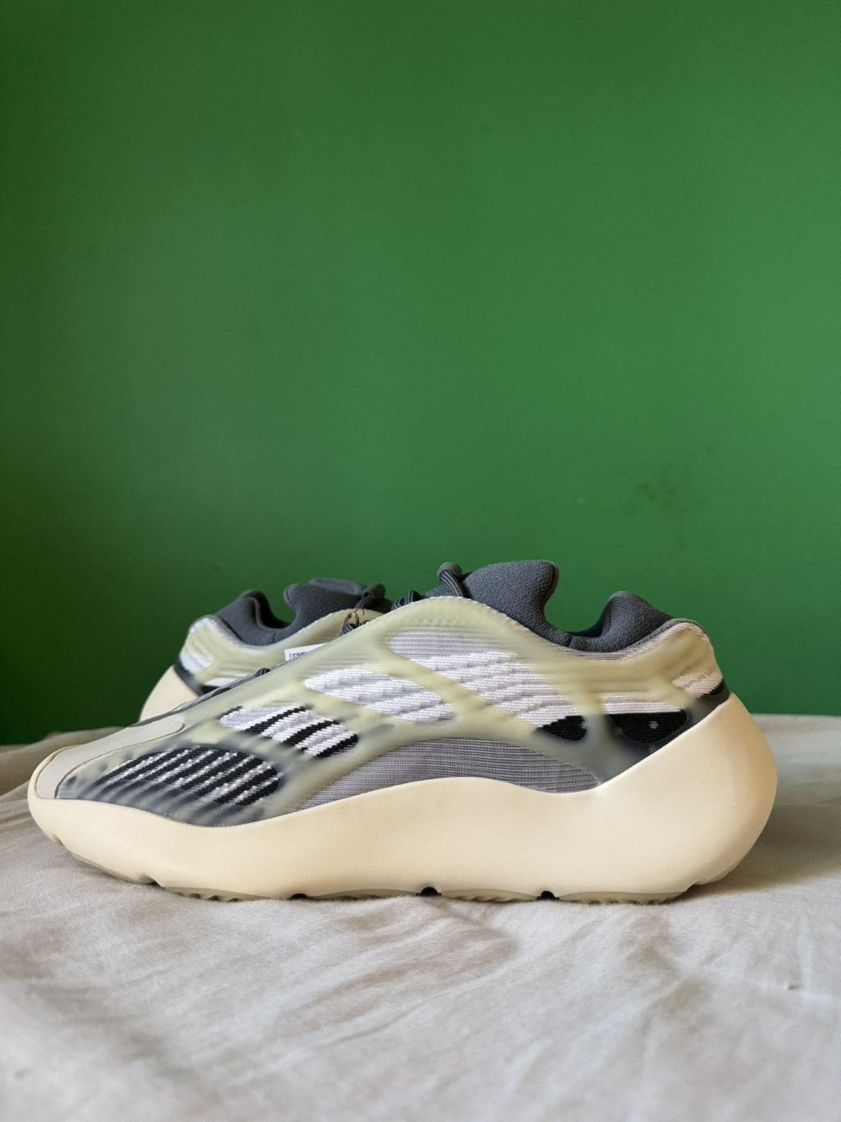 Adidas Adidas 700 v3 fade salt 2022 Size US 11 / EU 44 - 1 Thumbnail
