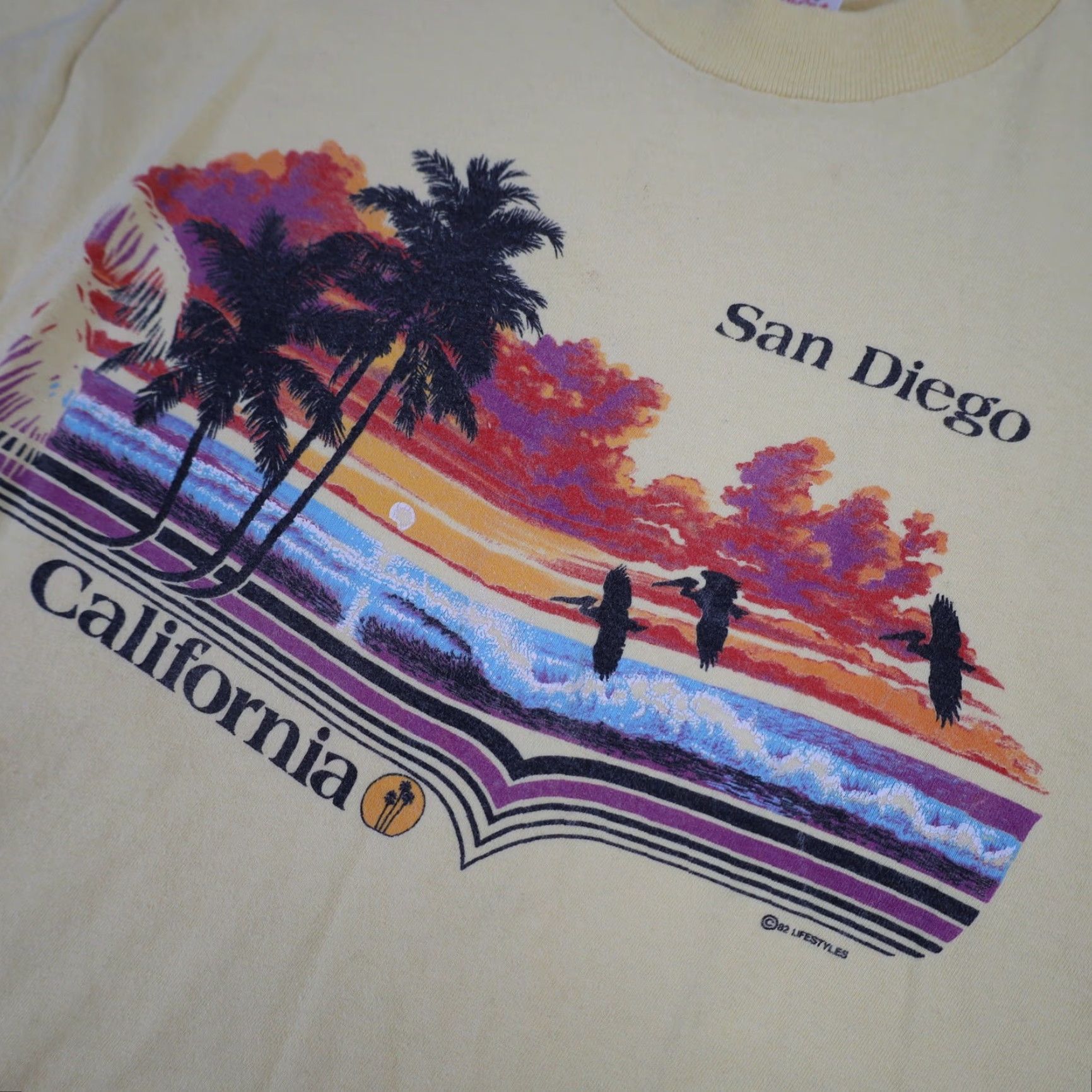 Vintage VINTAGE '82 San Diego California Mens T Shirt Graphic Tourist Yellow M Size US M / EU 48-50 / 2 - 4 Thumbnail