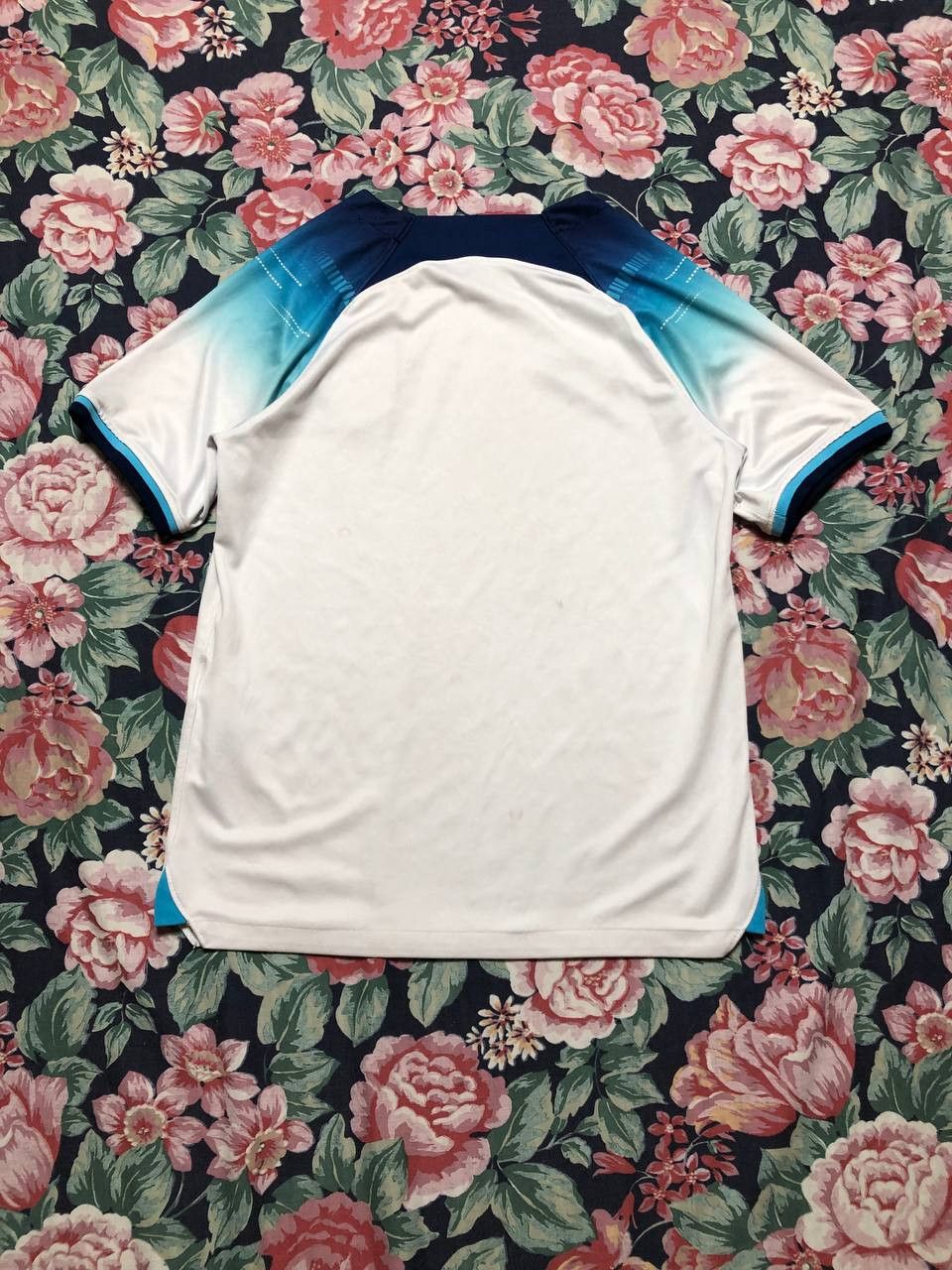 Nike Men's England 2022/23 Nike Home Jersey Size US S / EU 44-46 / 1 - 17 Thumbnail