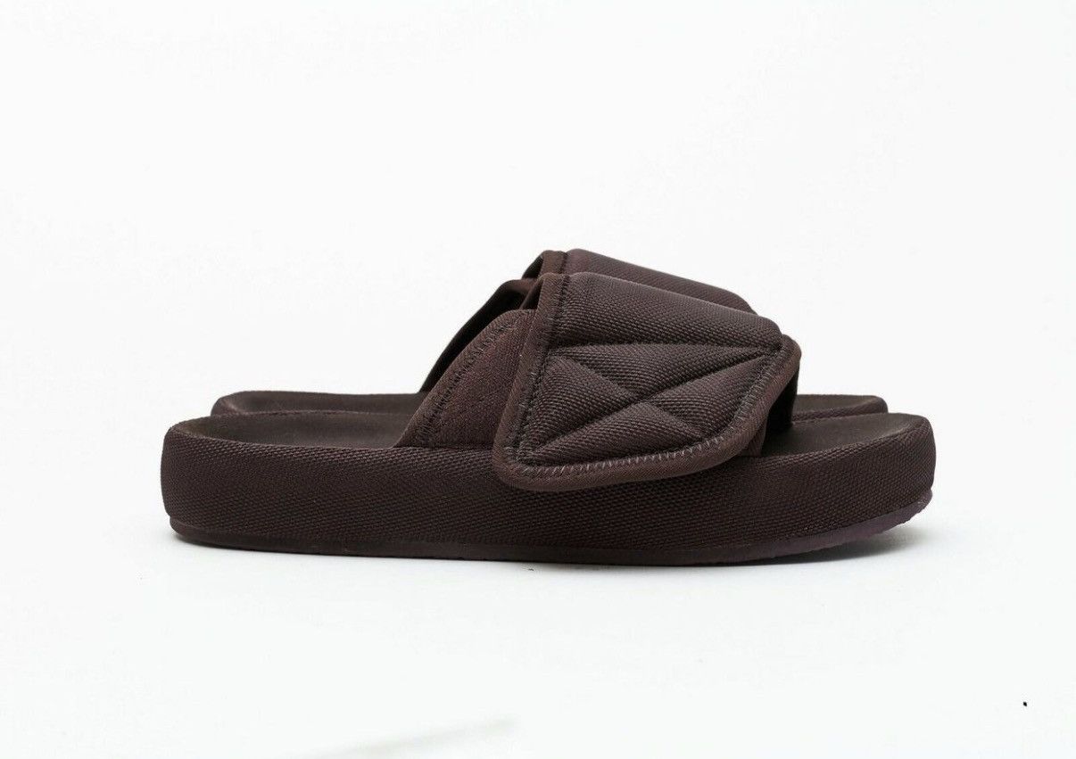 Yeezy Yeezy season 6 sandals Size US 9.5 / EU 42-43 - 2 Thumbnail