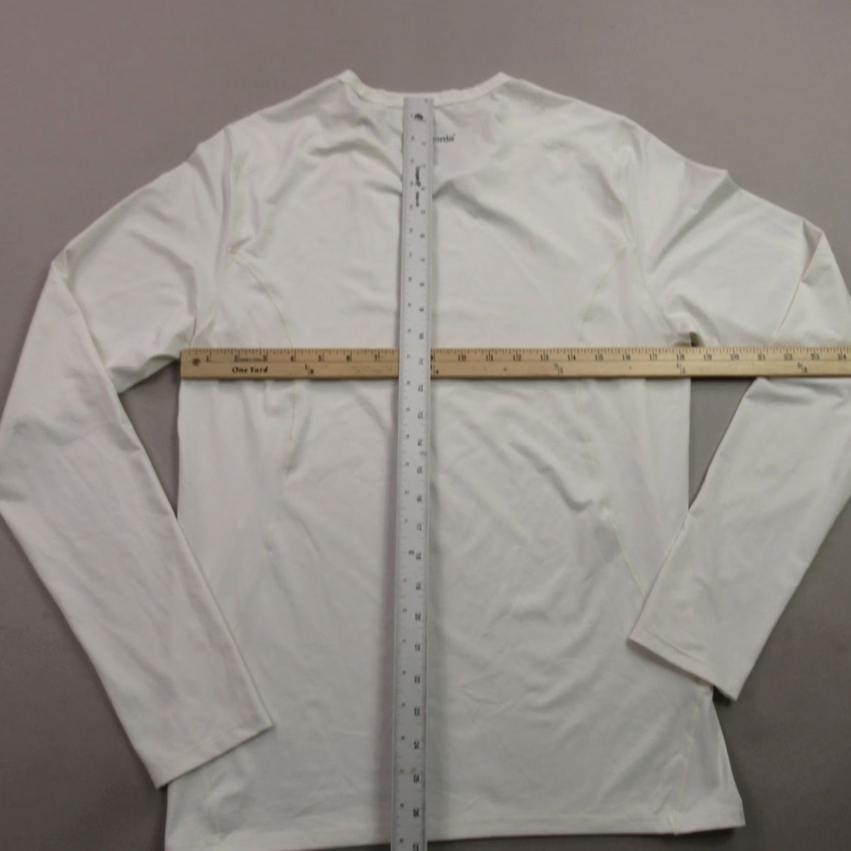 Patagonia Patagonia Shirt Mens Medium White Long Sleeve Crew Neck Outdoor Lightweight Shirt Mens White Long Sleeve Crew Neck Patagonia (All Seasons) Size US M / EU 48-50 / 2 - 6 Thumbnail