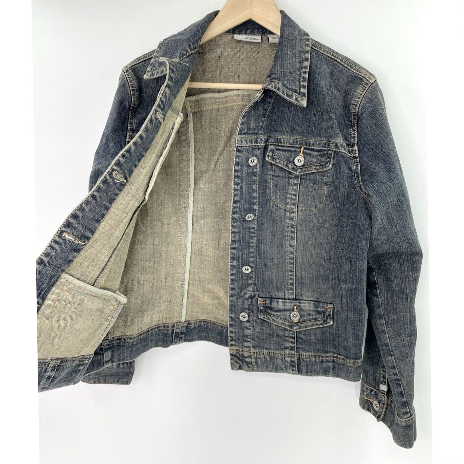 Vintage Chico's Platinum Blue Denim Jacket Size 0 Women Long Sleeve Collared Button Front Jean Size XS / US 0-2 / IT 36-38 - 4 Thumbnail