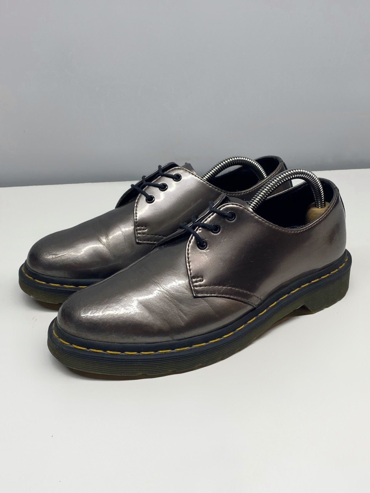 Dr. Martens Dr Martens Enamel Eye Pewter Patent Leather Lace Up Oxfords Size US 6 / EU 39 - 4 Thumbnail