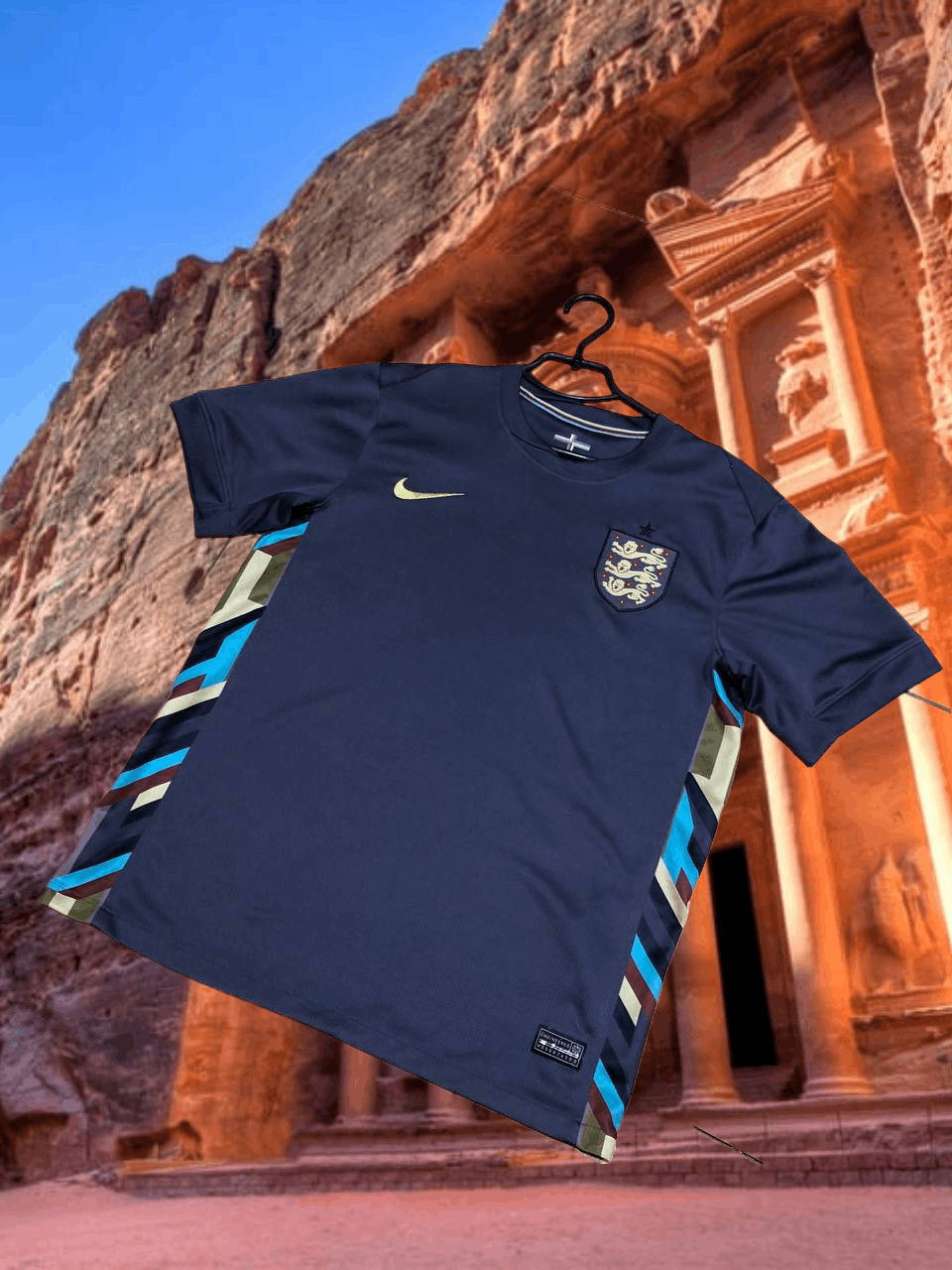 Nike Vintage blue Jerseys Nike logo football England T-shirt Y2K Size US M / EU 48-50 / 2 - 1 Thumbnail