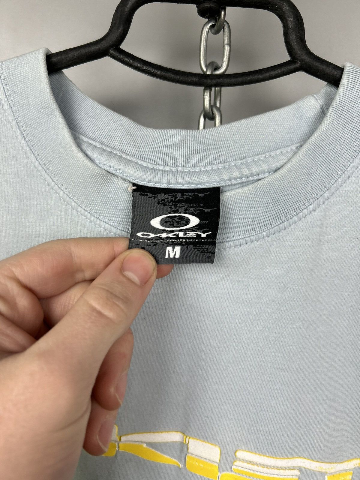 Vintage Vintage Y2K Oakley Logo Tee Size US M / EU 48-50 / 2 - 4 Thumbnail