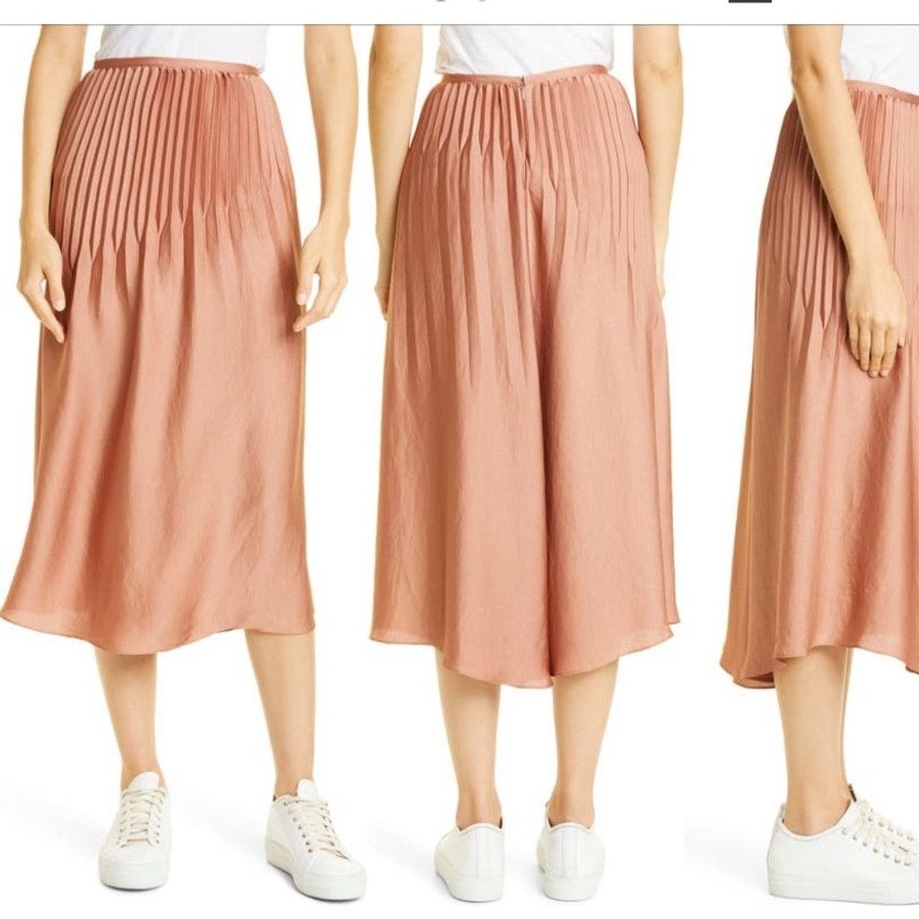 Vince Vince Pleated Panel Satin Skirt Size 28" / US 6 / IT 42 - 1 Preview