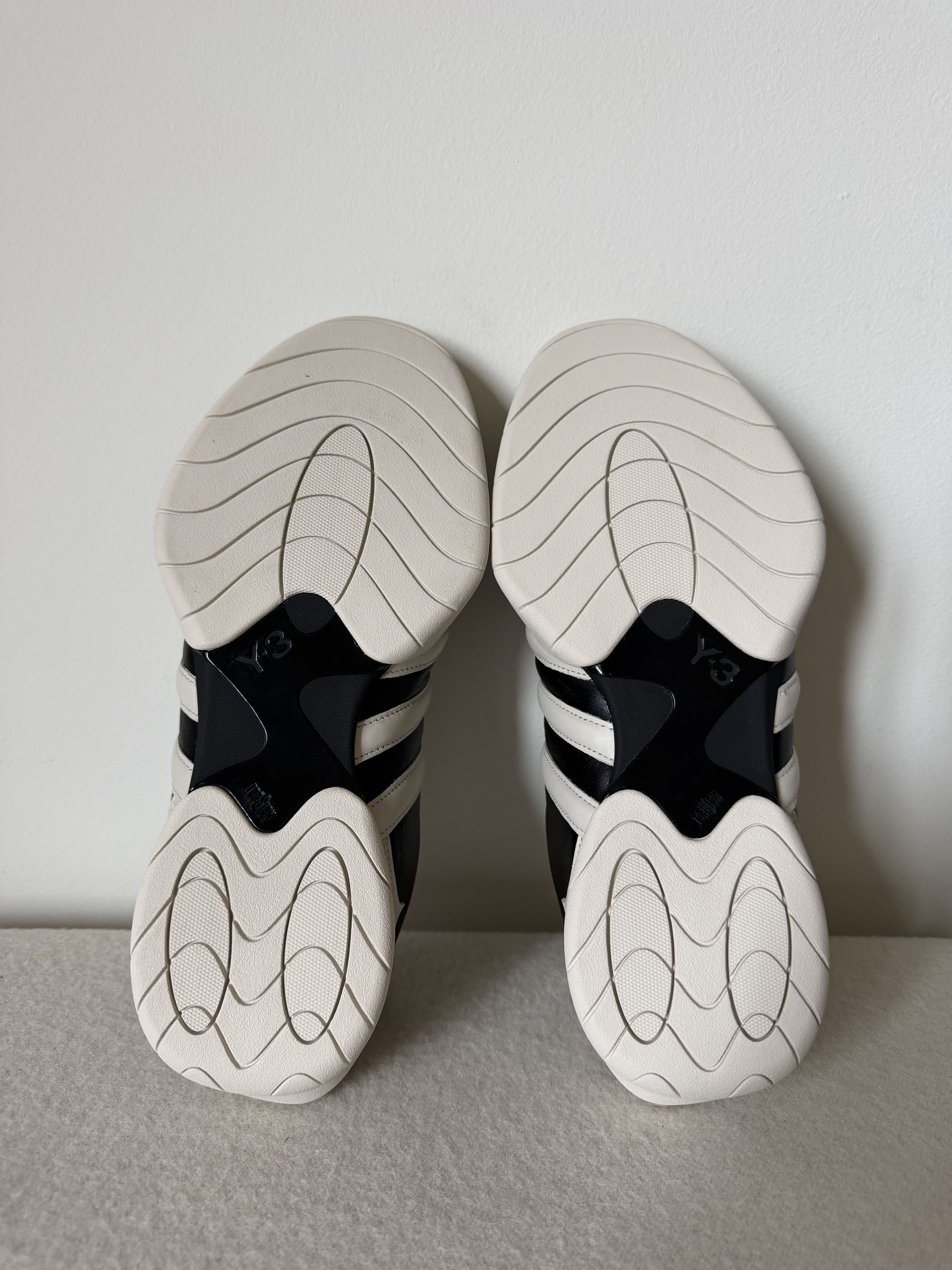 Adidas × Y-3 Adidas Y-3 Regu 2002 in Black Size US 9 / EU 42 - 6 Thumbnail