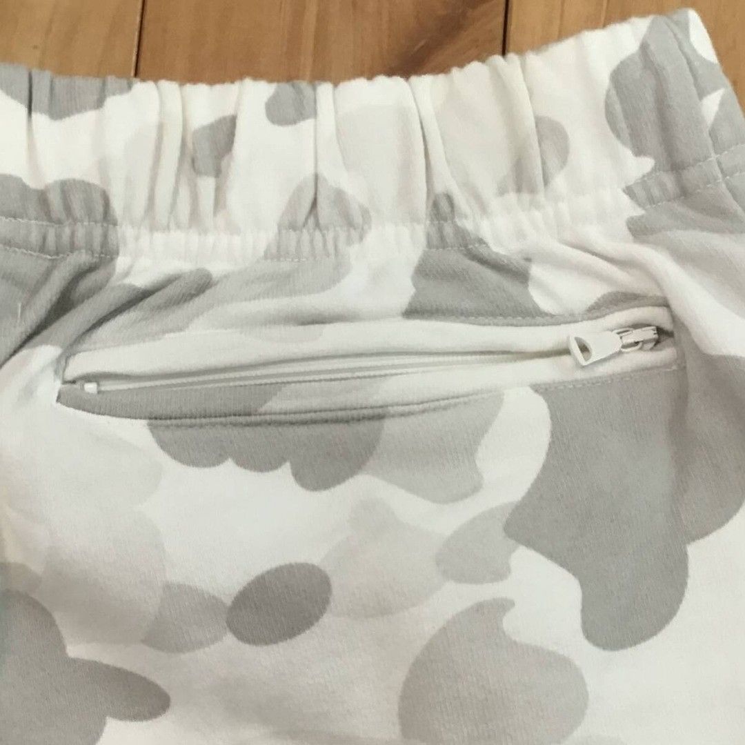Bape BAPE White camo sweat shorts a bathing apa NIGO ★size M Size US 32 / EU 48 - 4 Thumbnail