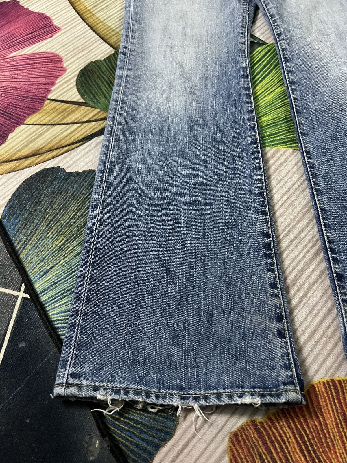 Japanese Brand 💥Flare💥Vintage Uniqlo B-002 light Wash Jean Size US 34 / EU 50 - 4 Thumbnail