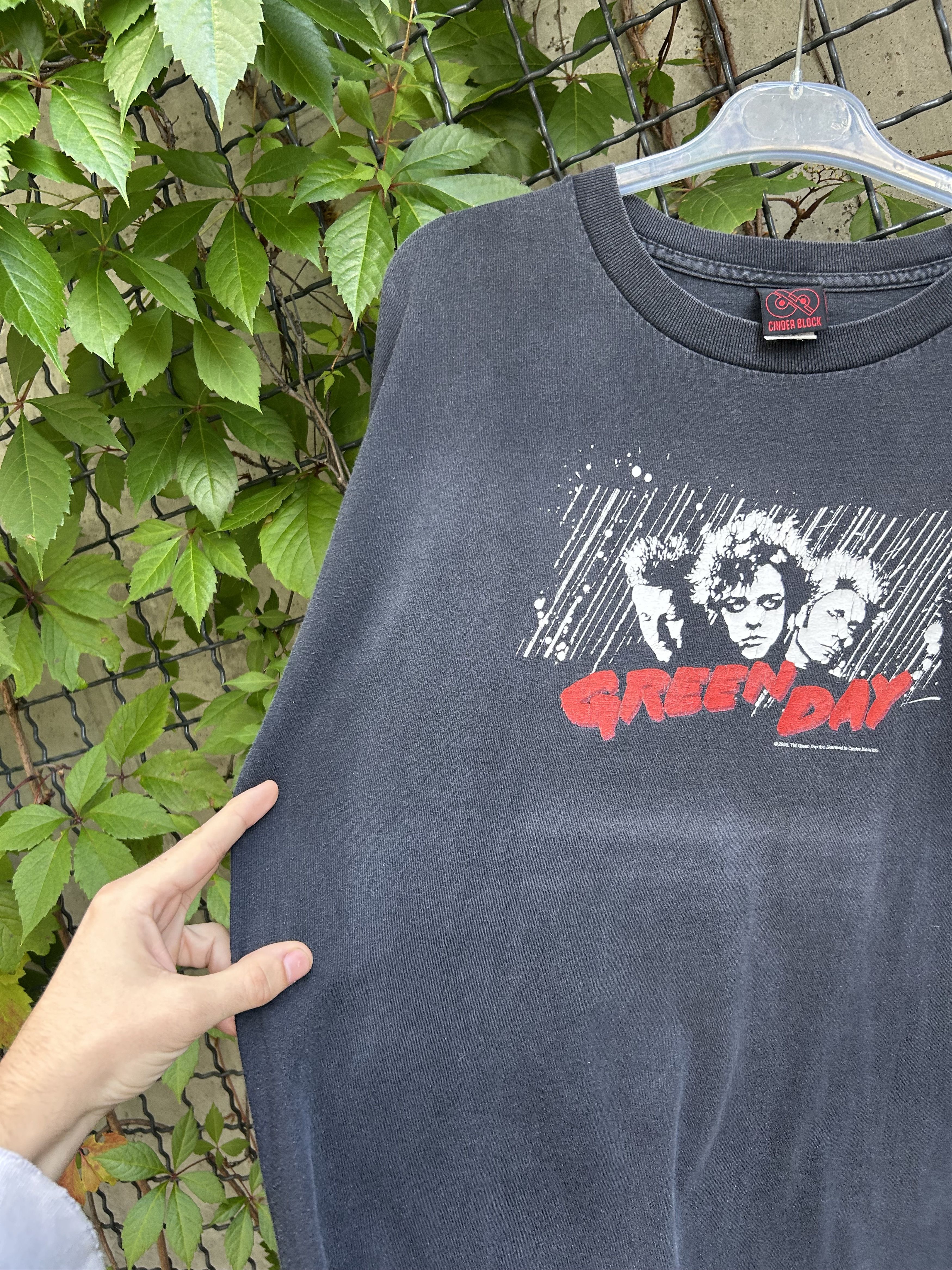 Band Tees Vintage 2005 Green Day Rock Band T-shirt Size US L / EU 52-54 / 3 - 13 Thumbnail