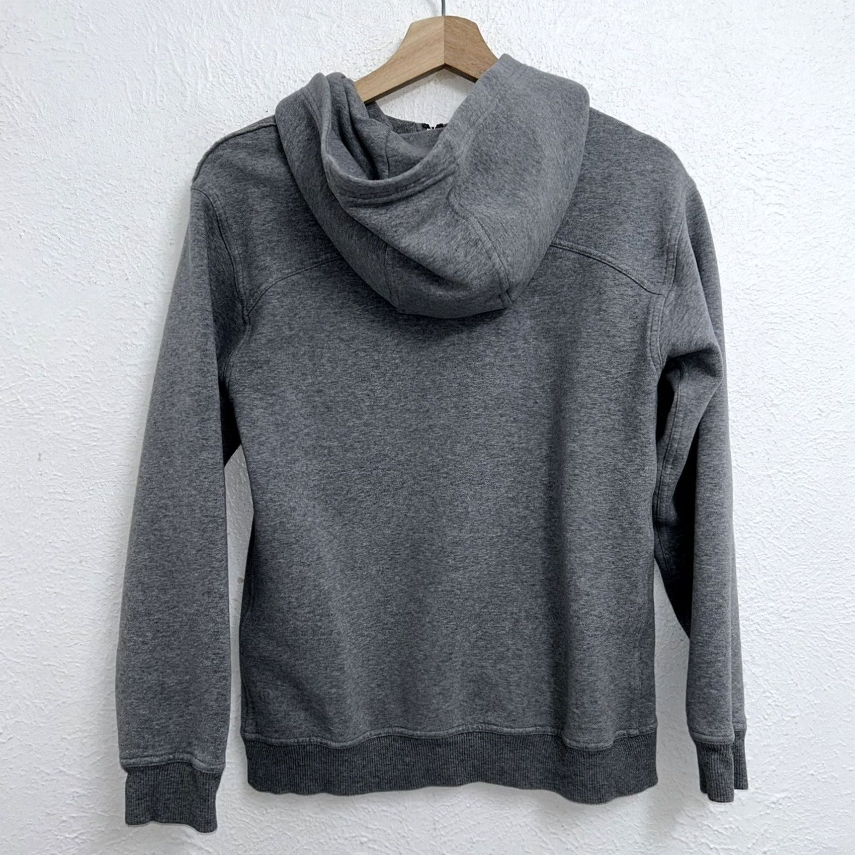 Lululemon Lululemon Scuba Hoodie Gray Jacket Full Zip Women’s XS Jacket Women XS Gray Branded Logo Pockets Hooded All Seasons Casual Formal Workwear Size XS / US 0-2 / IT 36-38 - 2 Thumbnail
